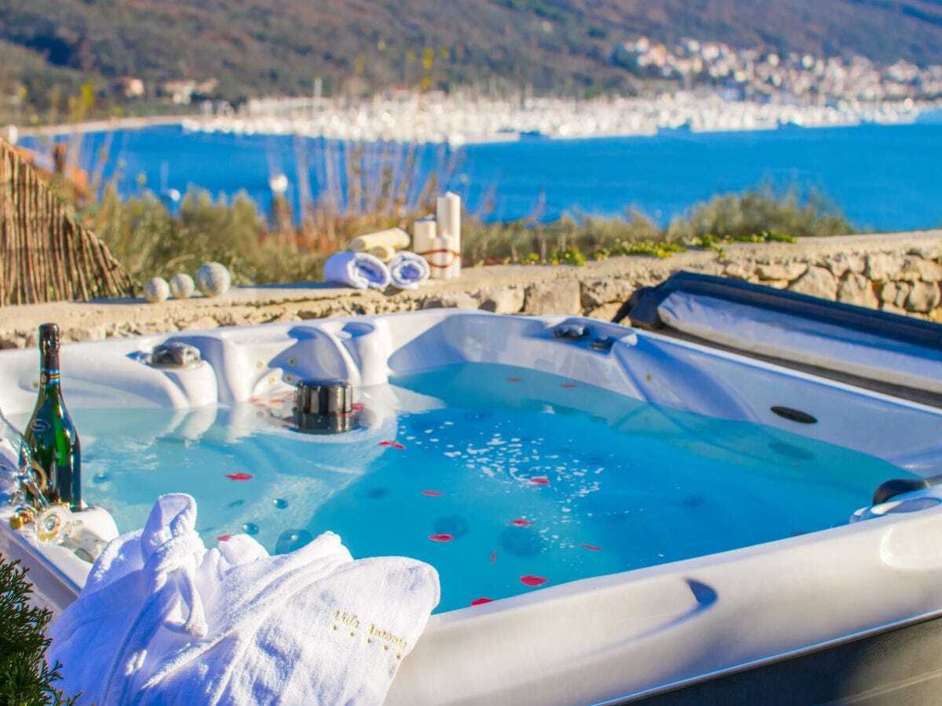 Villa met panoramisch dakterras, zwembad en sauna in Kornić - foto 14