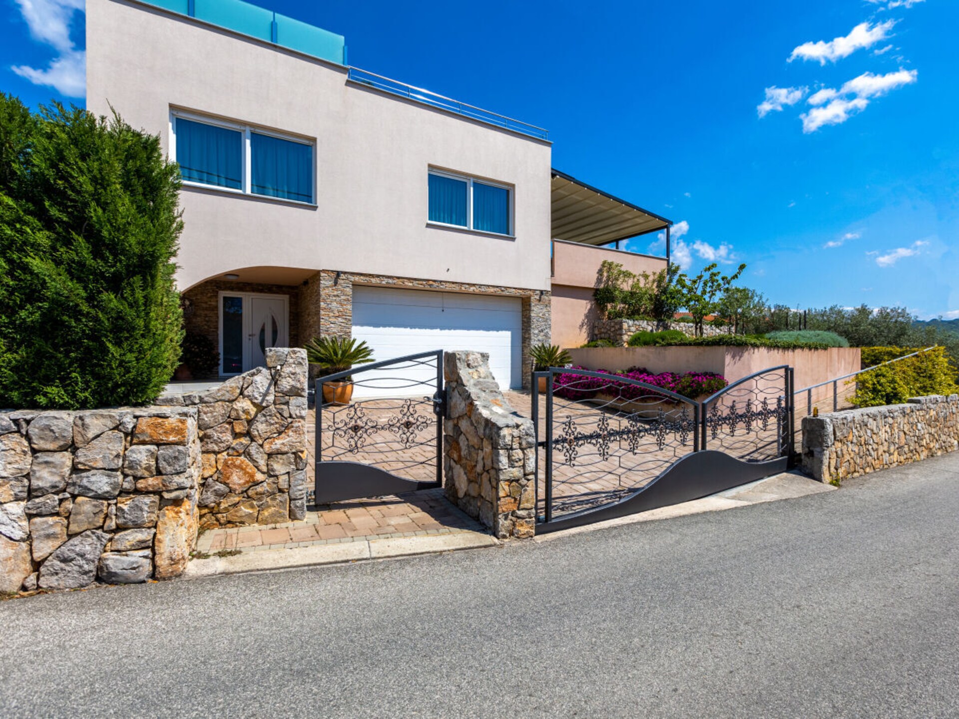 Villa met panoramisch dakterras, zwembad en sauna in Kornić - foto 24