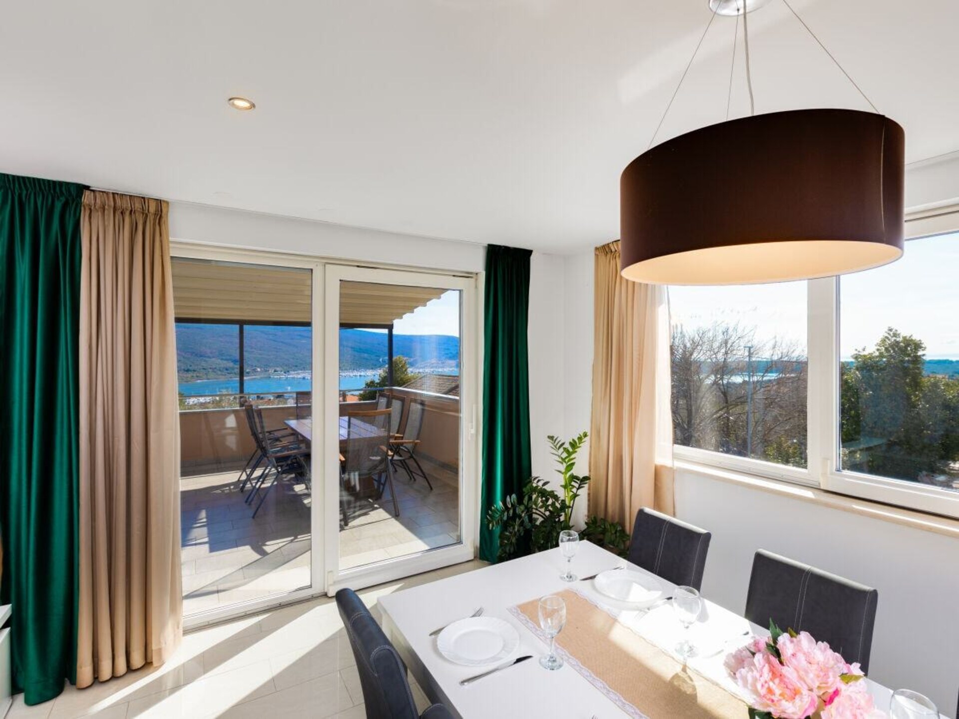 Villa met panoramisch dakterras, zwembad en sauna in Kornić - foto 36