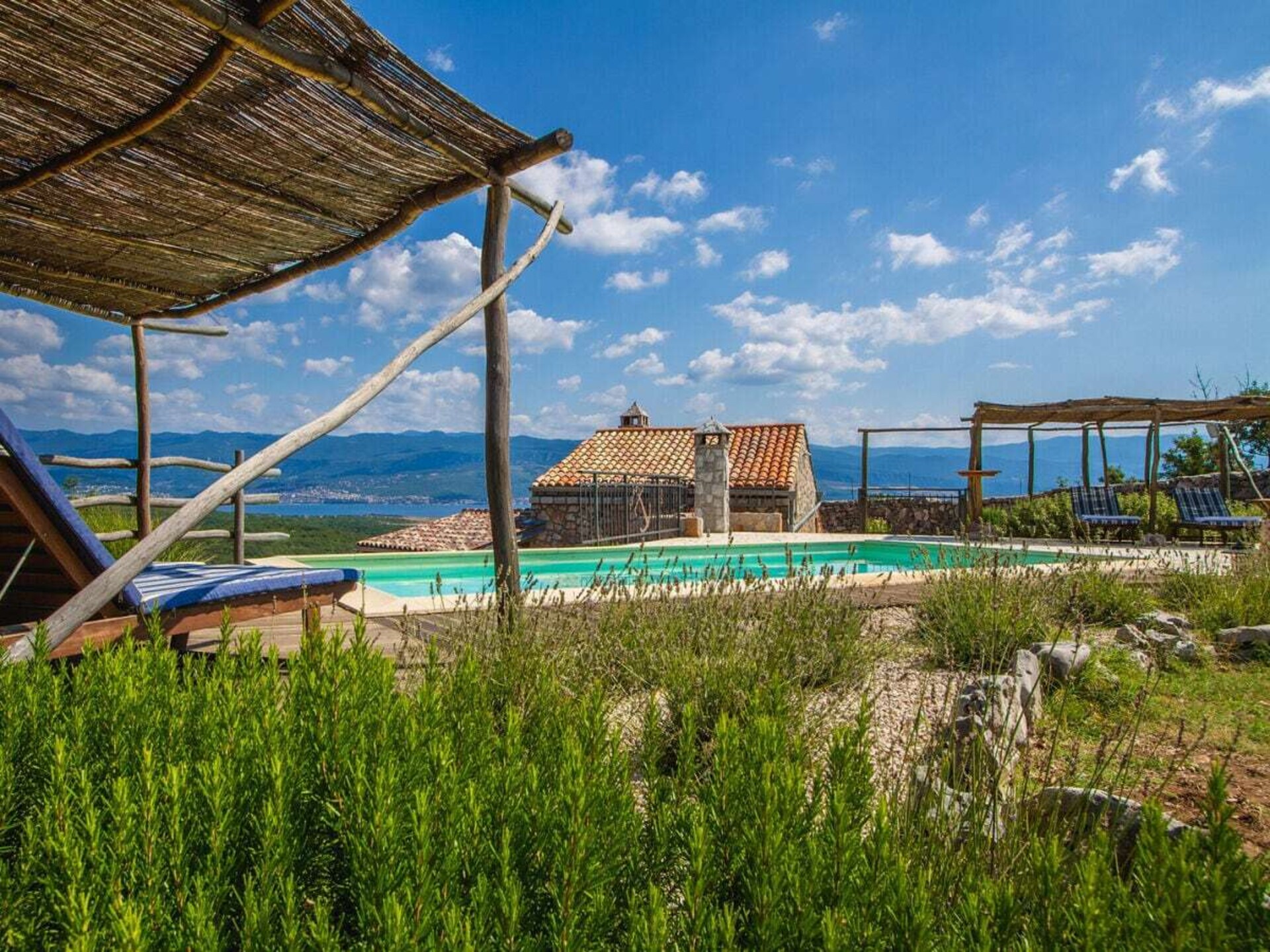 Robinson villa Risika: panoramisch uitzicht, zwembad en 3000m² tuin - foto 7