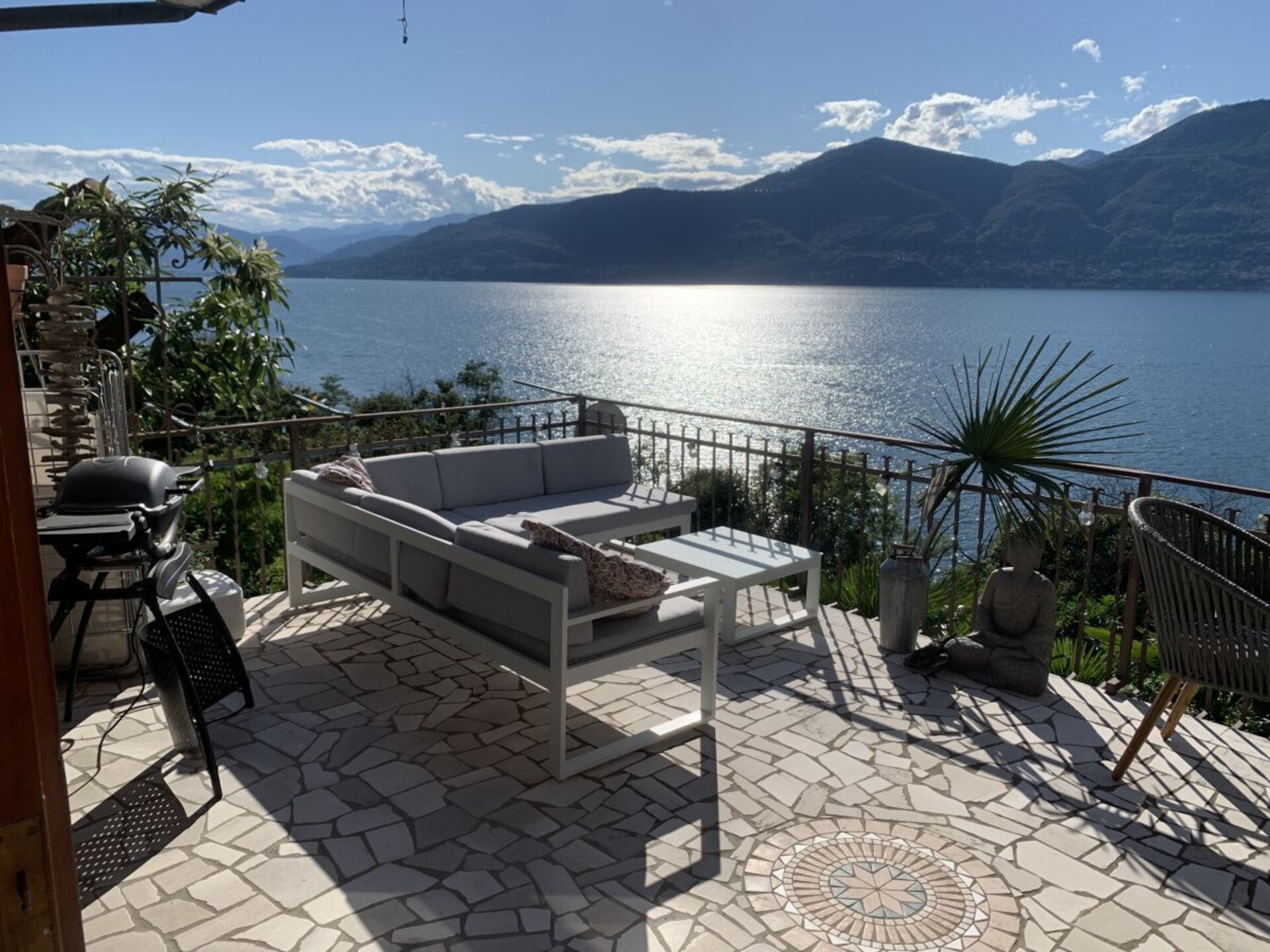 Appartement met panoramisch meerzicht en terras aan het Lago Maggiore - foto 2