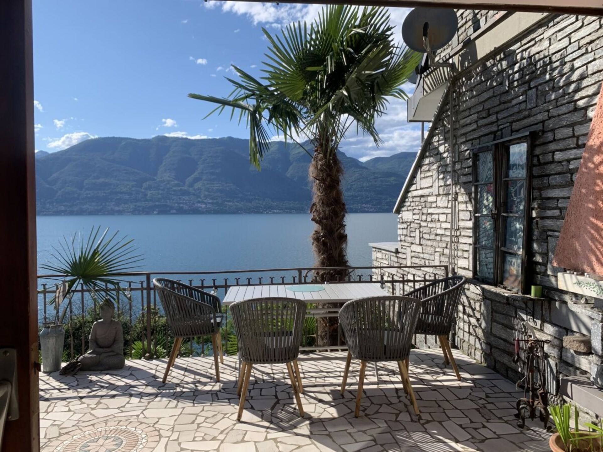 Appartement met panoramisch meerzicht en terras aan het Lago Maggiore - foto 3