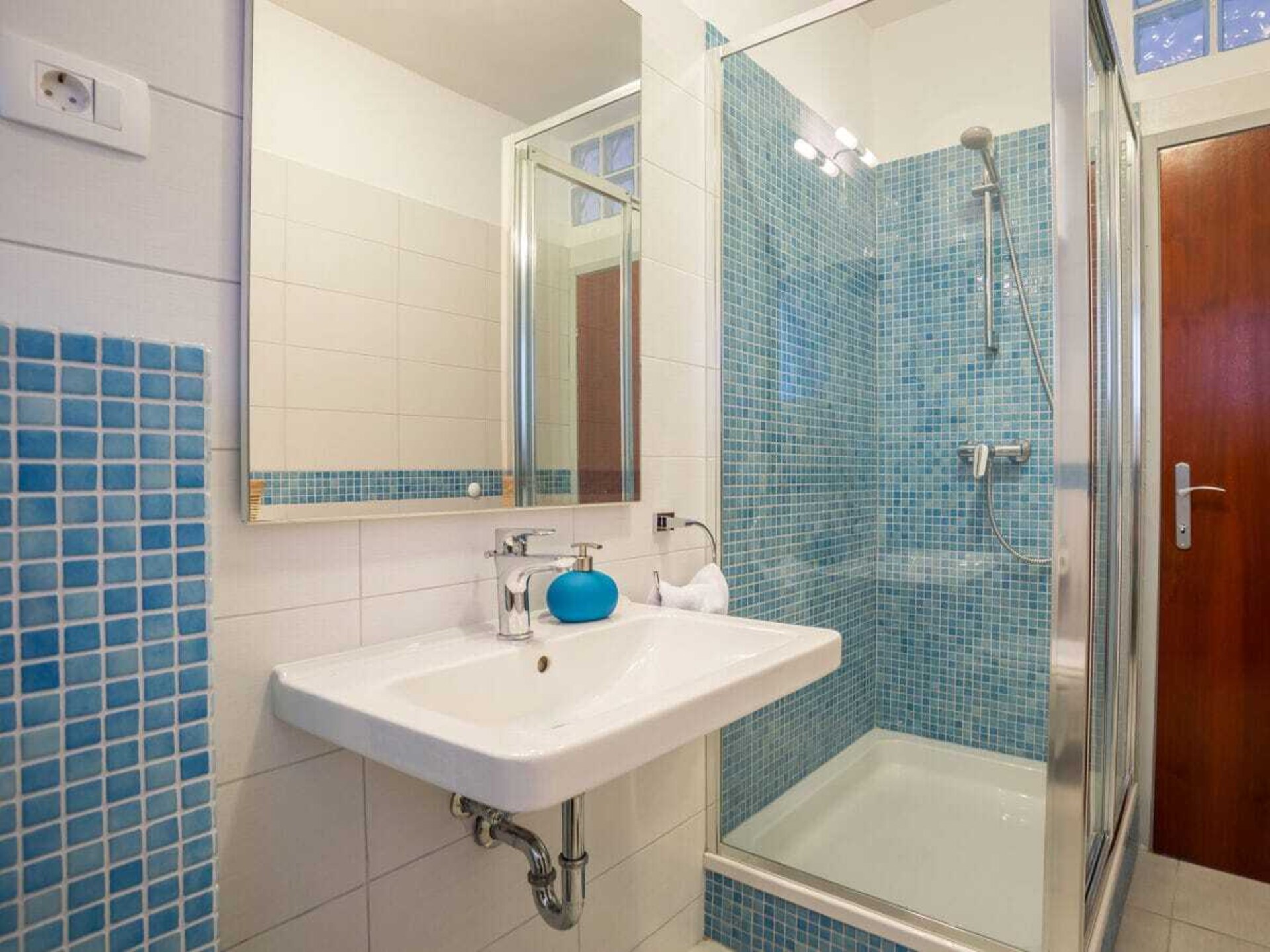 Ruime villa met privé verwarmd zwembad nabij Split - foto 19