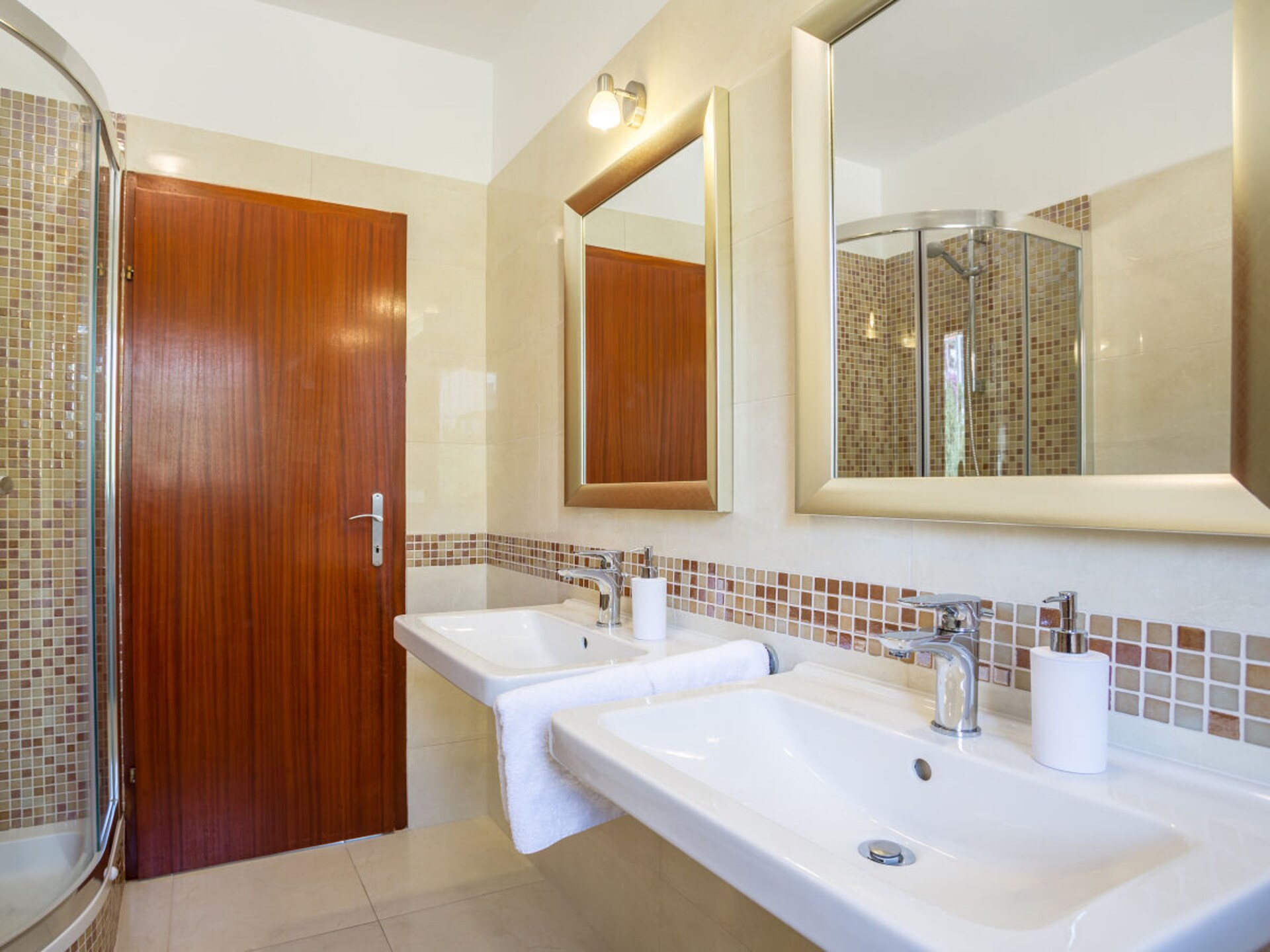 Ruime villa met privé verwarmd zwembad nabij Split - foto 21