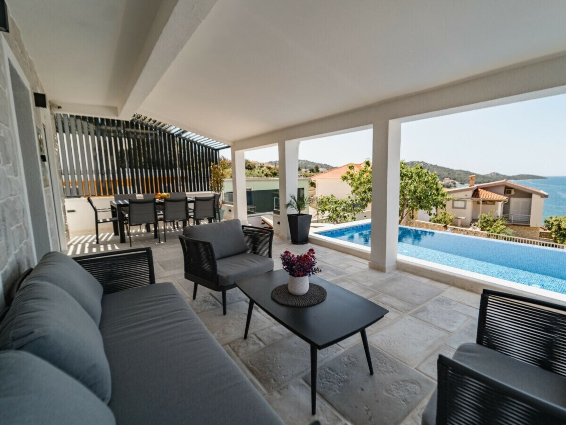 Ruime villa voor 8 personen met WLAN in Ražanj, vlakbij de Adriatische kust - foto 10