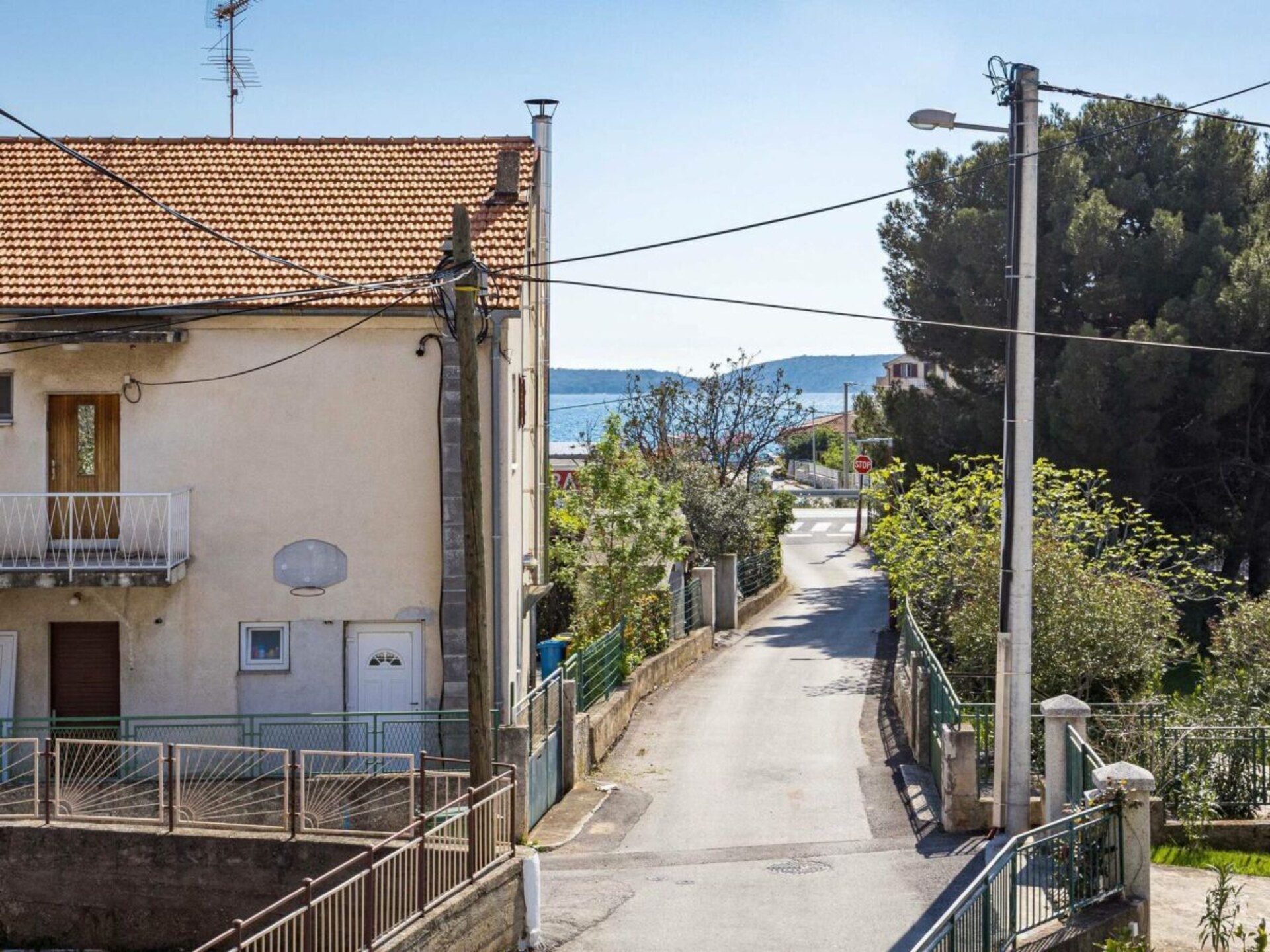 Ruim vakantiehuis voor 8 personen nabij Šibenik, 7 km van het centrum - foto 28