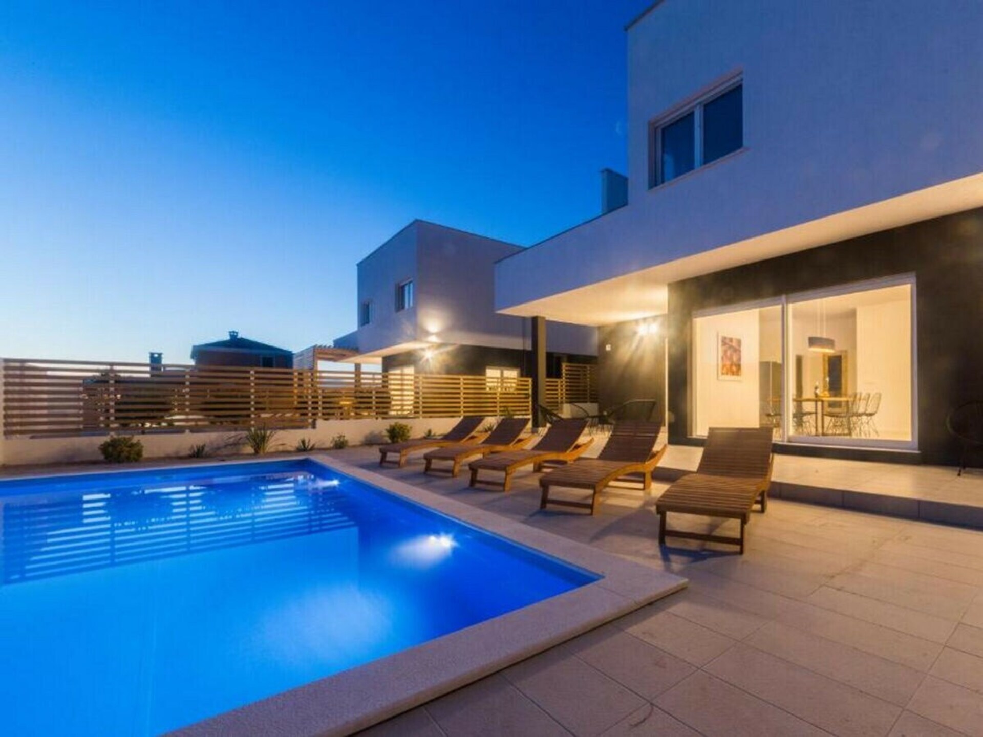 Moderne villa met privézwembad en zeezicht op het eiland Pag voor 10 personen - foto 8