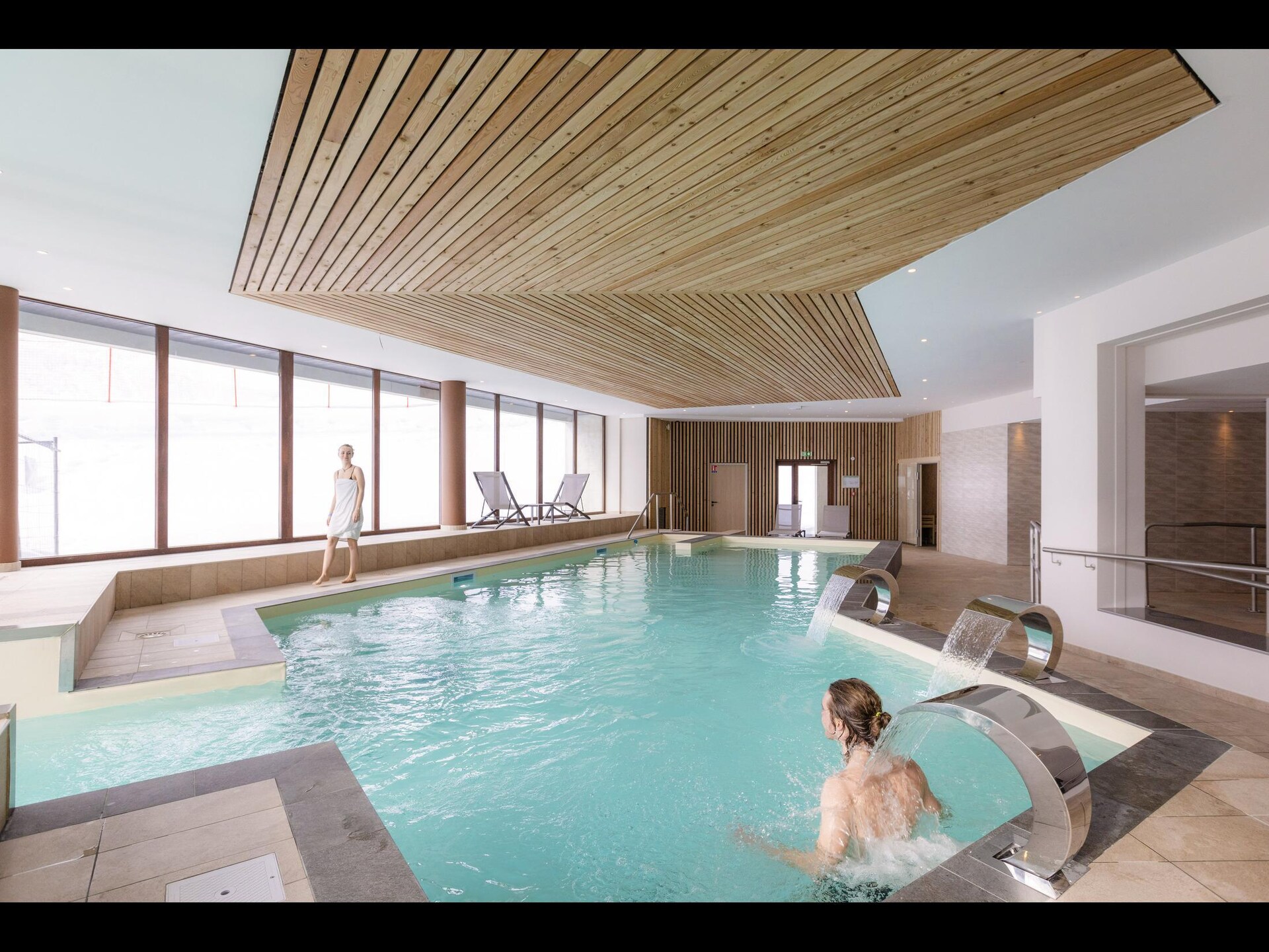 Ruim 10-persoons appartement met sauna en gedeeld zwembad in Villarembert - foto 2