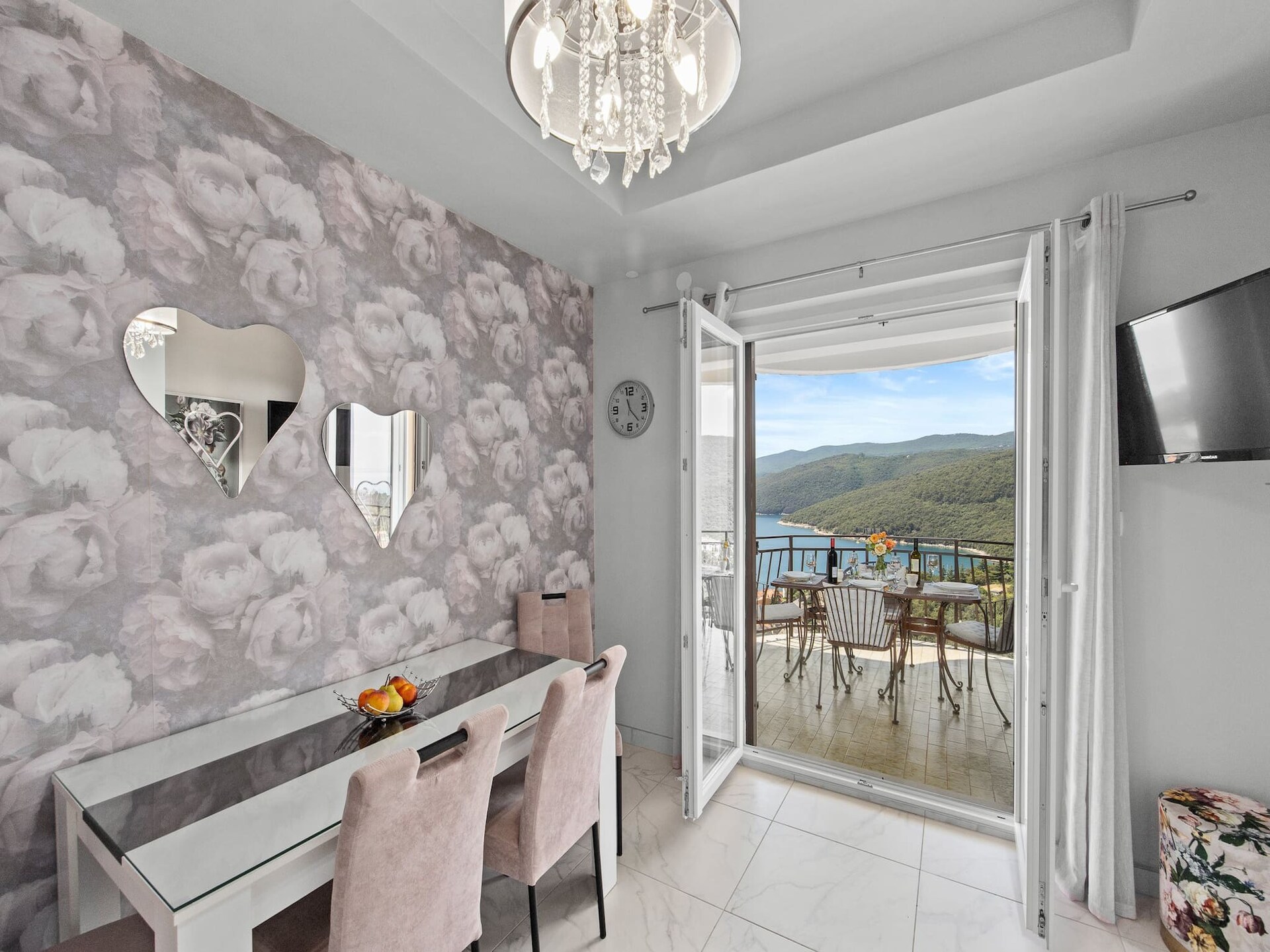 Lady M Gold – Stijlvol appartement met balkon en zeezicht in Rabac - foto 10