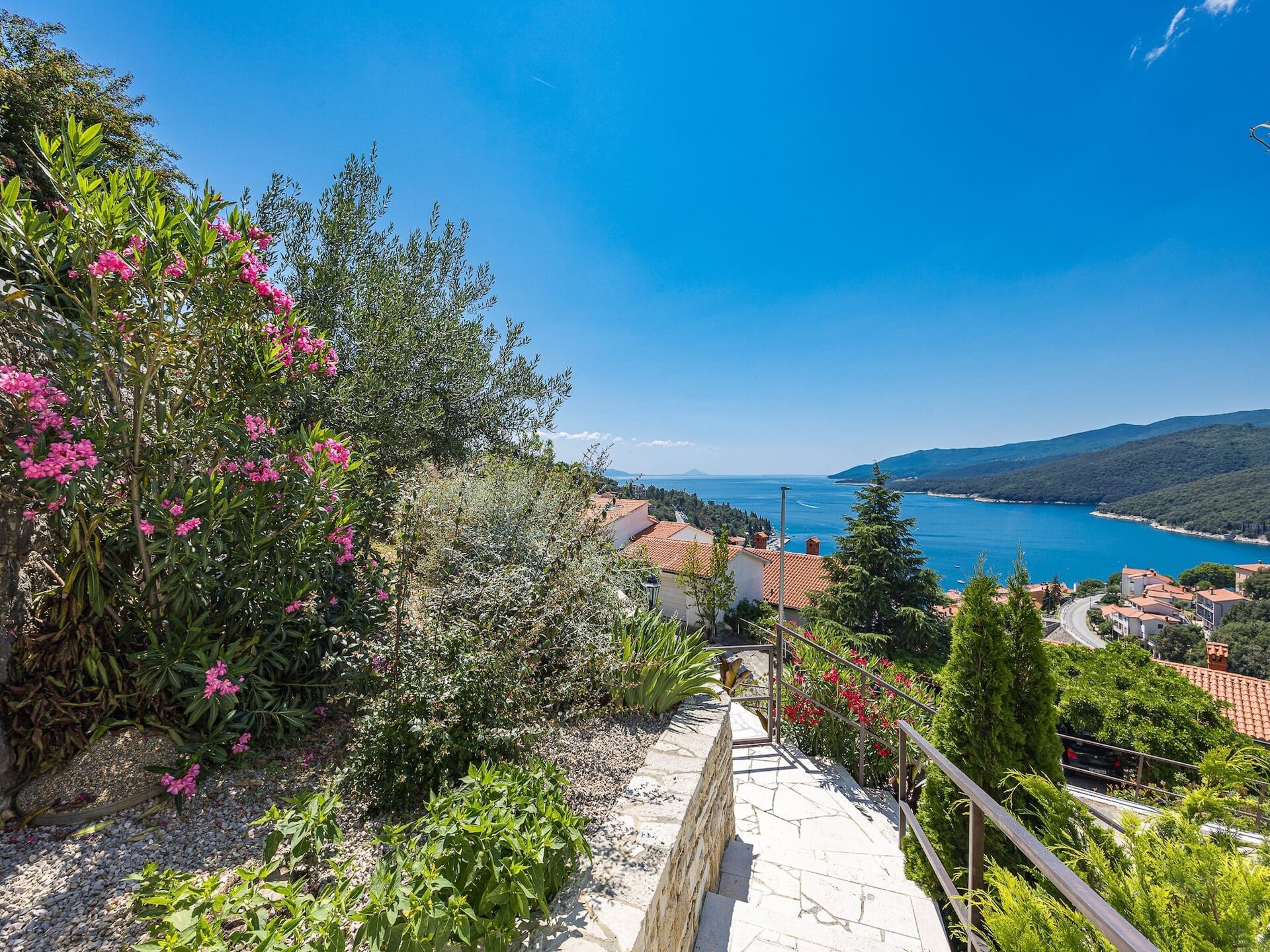 Lady M Gold – Stijlvol appartement met balkon en zeezicht in Rabac - foto 11