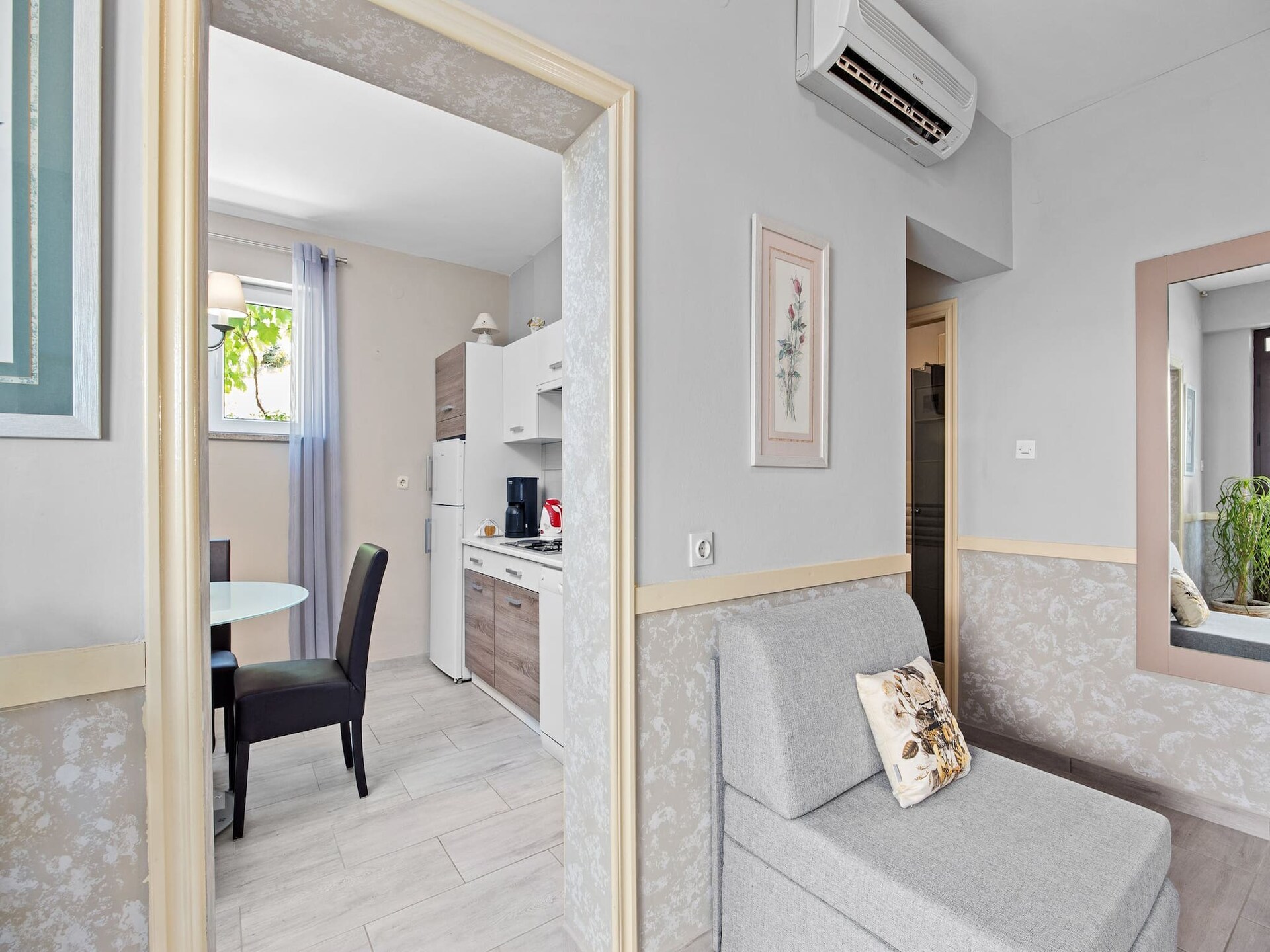 Stijlvol appartement met zeezicht in Rabac, 400m van het strand - foto 6