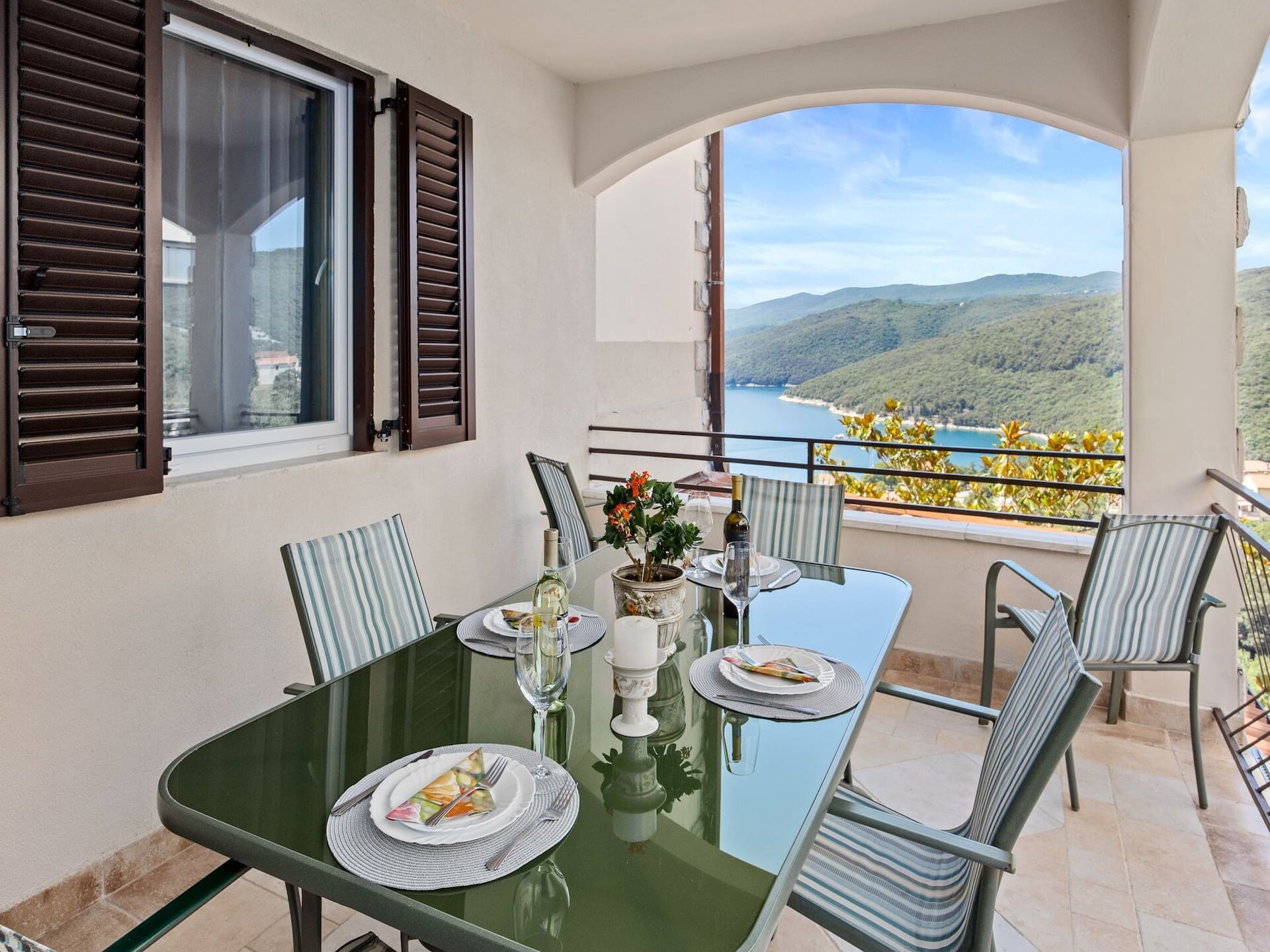 Stijlvol appartement met zeezicht in Rabac, 400m van het strand - foto 12