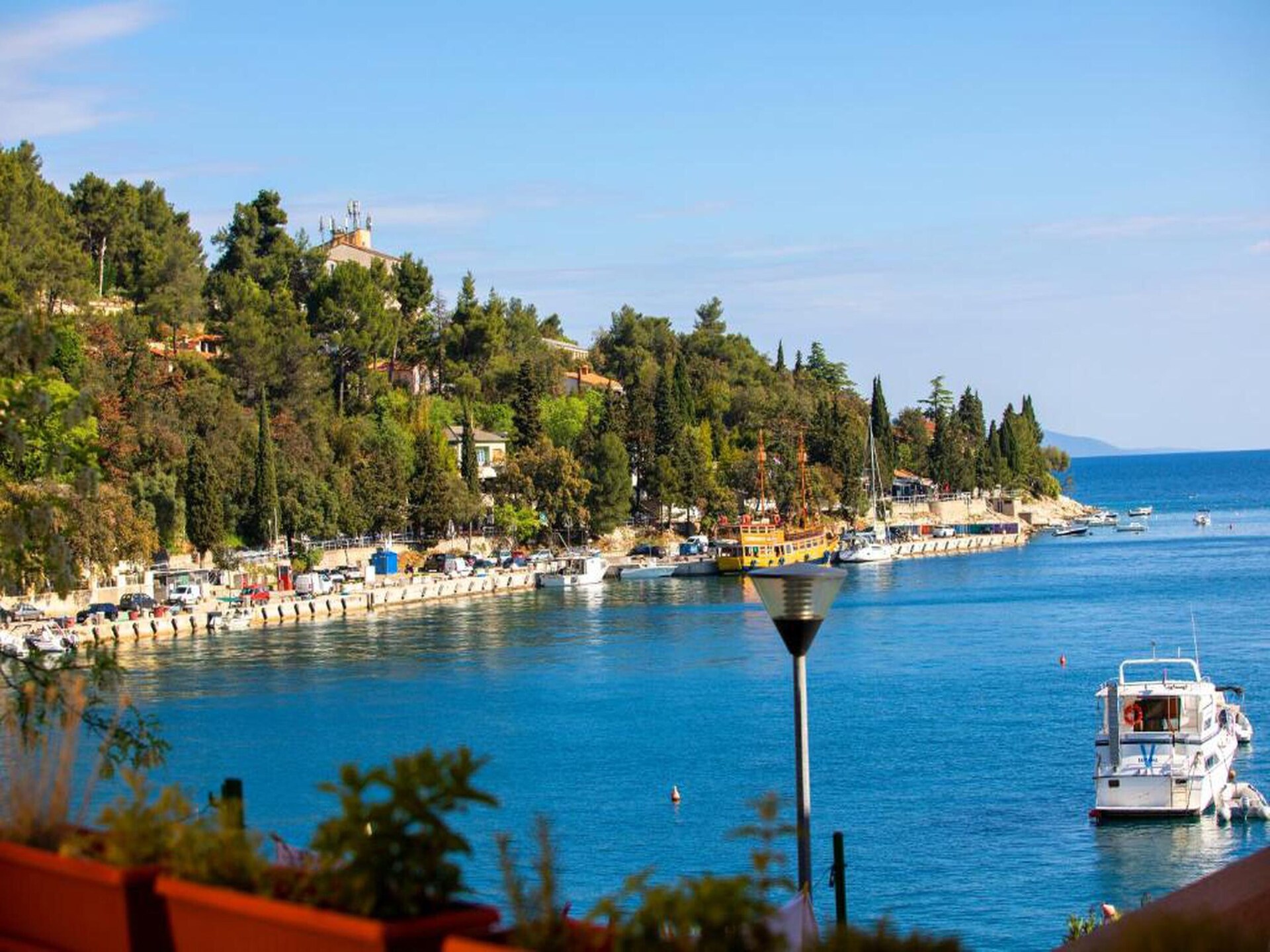 Stijlvol appartement met zeezicht in Rabac, 400m van het strand - foto 39