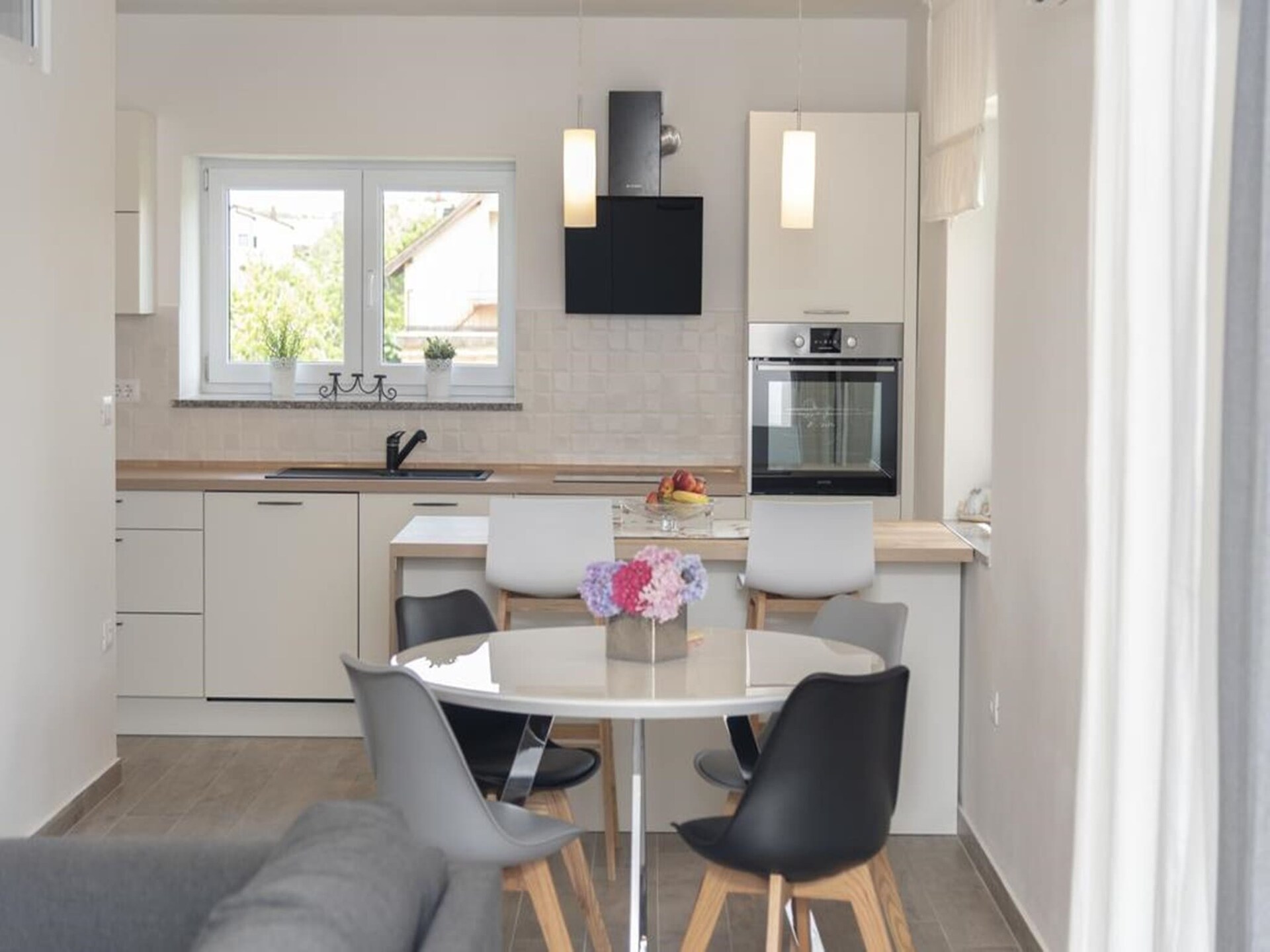 Ruim appartement met 3 slaapkamers en tuin op 1 km van strand Fažana - foto 3