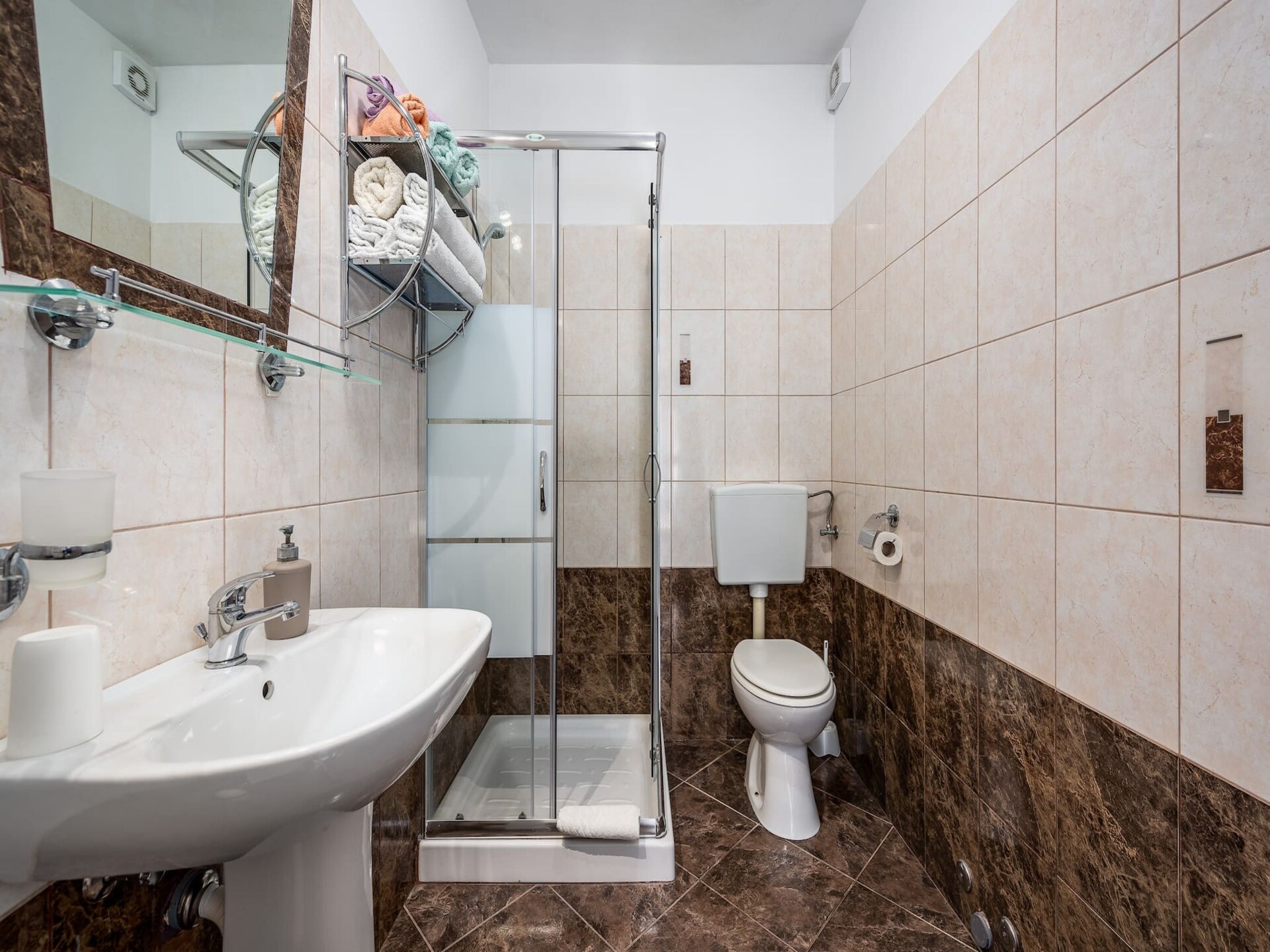 Luxe appartement in Drenje met gedeeld zwembad, sauna en jacuzzi · 4 pers. - foto 13
