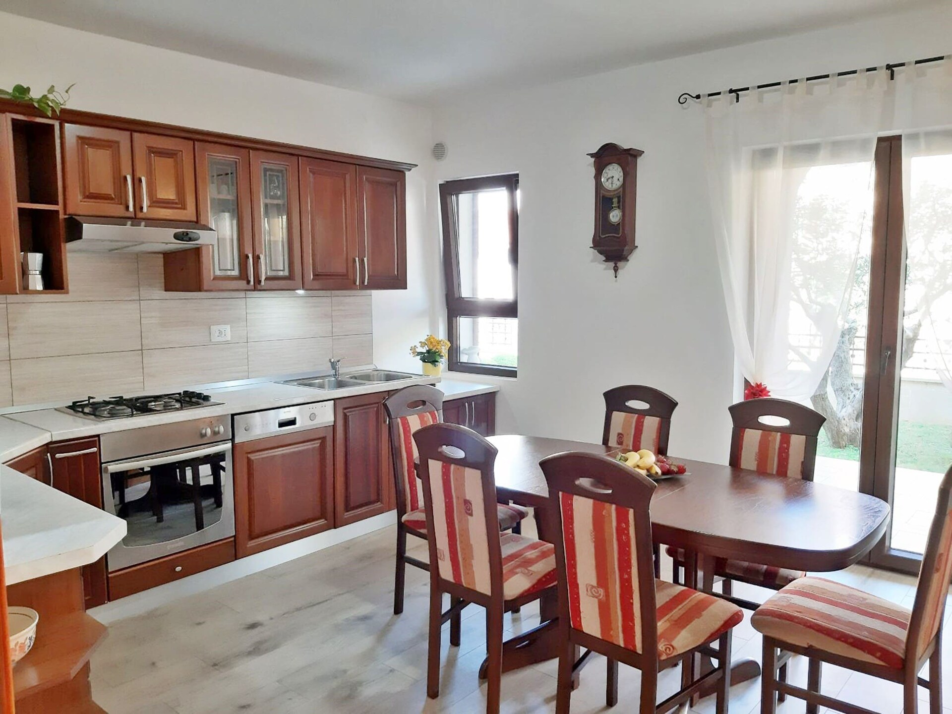 Ruim appartement met tuin en terras voor 7 personen nabij Pula - foto 4