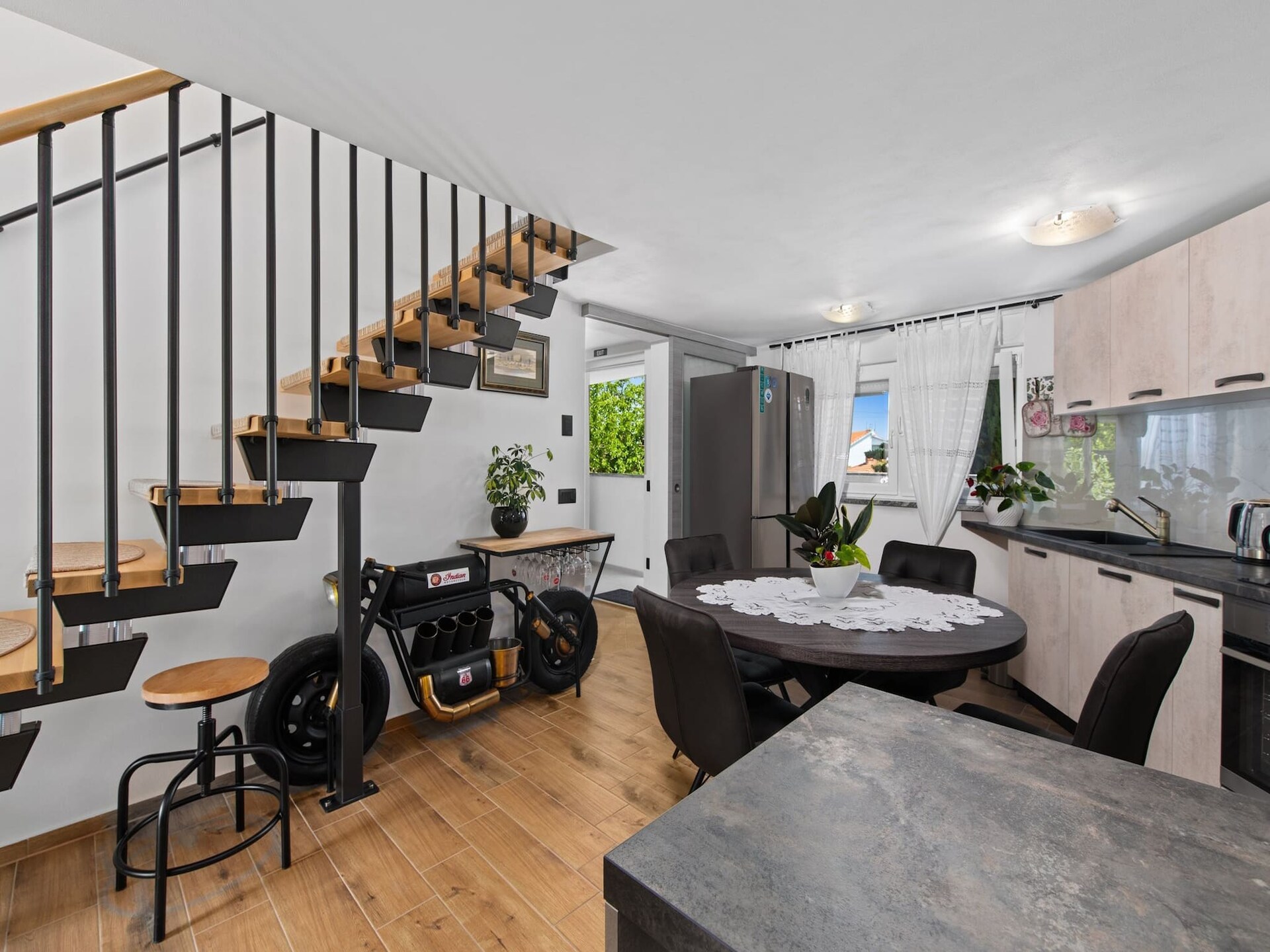 Modern vakantiehuis voor 8 in Premantura met tuin en uitzicht op zee - foto 13