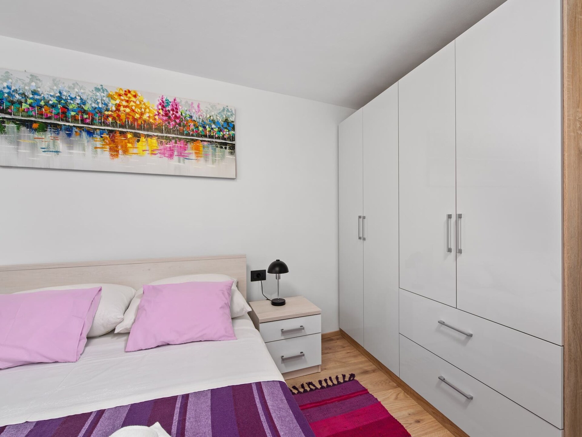 Modern vakantiehuis voor 8 in Premantura met tuin en uitzicht op zee - foto 15