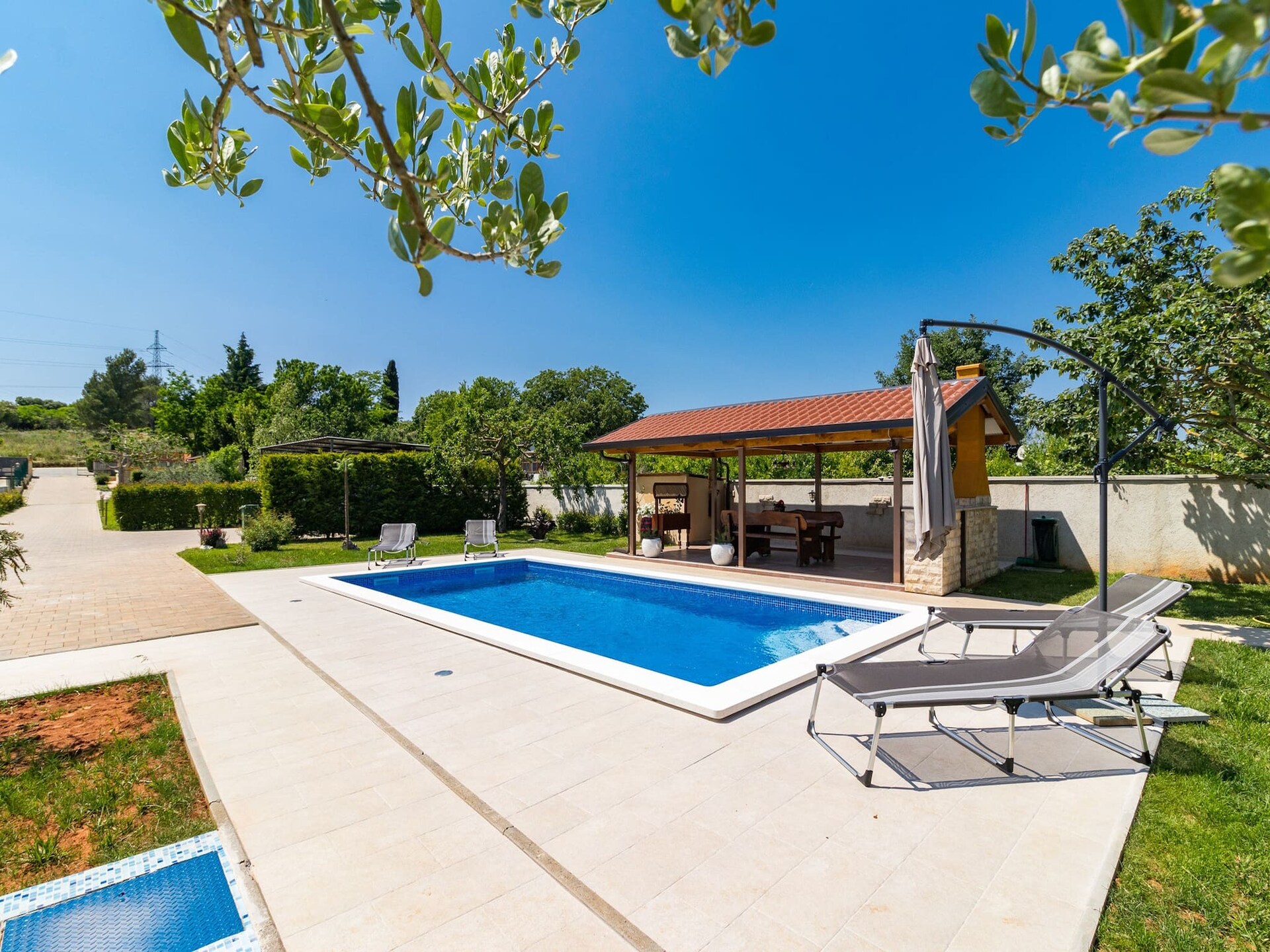 Serene villa met privézwembad op 2,2 km van strand Pjescana Uvala - foto 22
