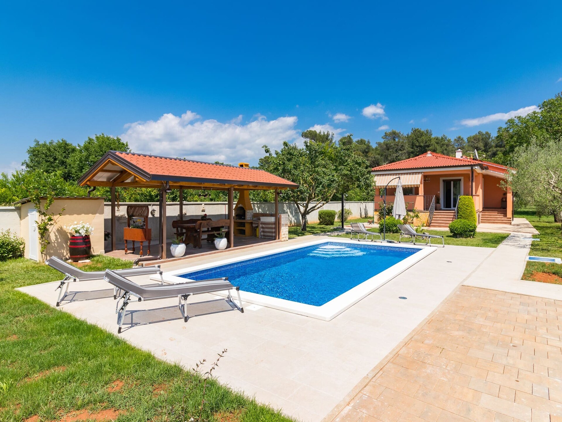 Serene villa met privézwembad op 2,2 km van strand Pjescana Uvala - foto 17
