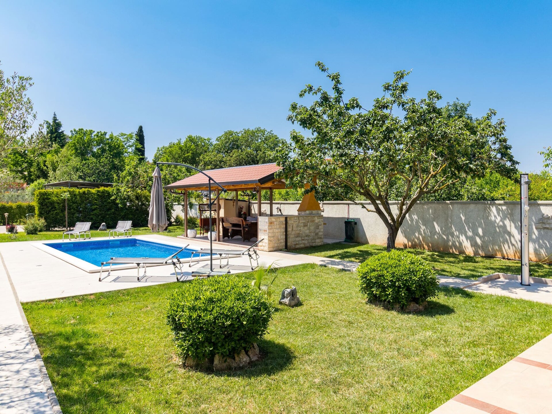 Serene villa met privézwembad op 2,2 km van strand Pjescana Uvala - foto 28
