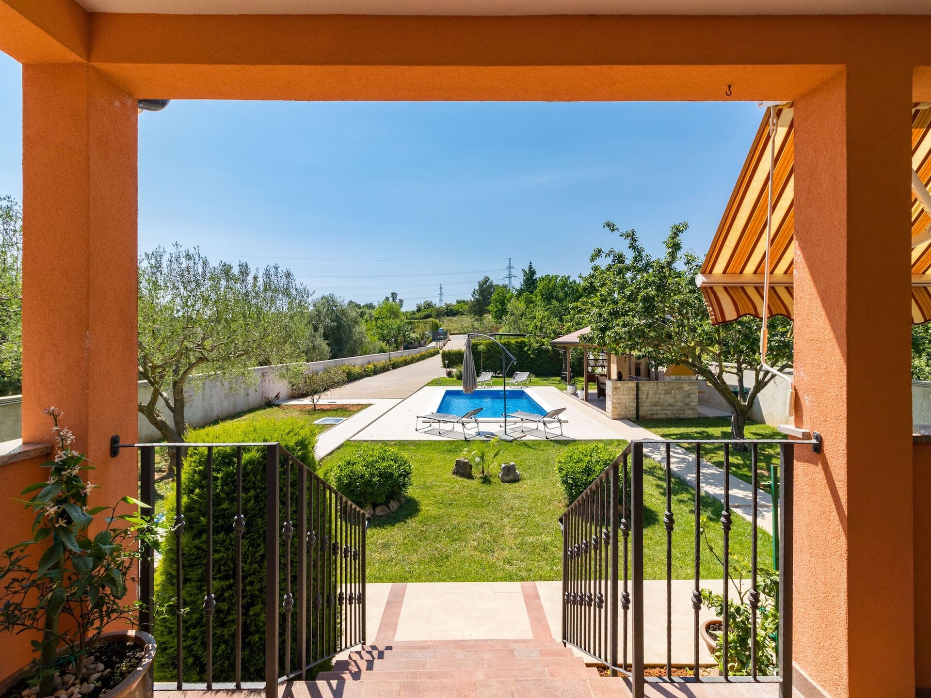 Serene villa met privézwembad op 2,2 km van strand Pjescana Uvala - foto 24