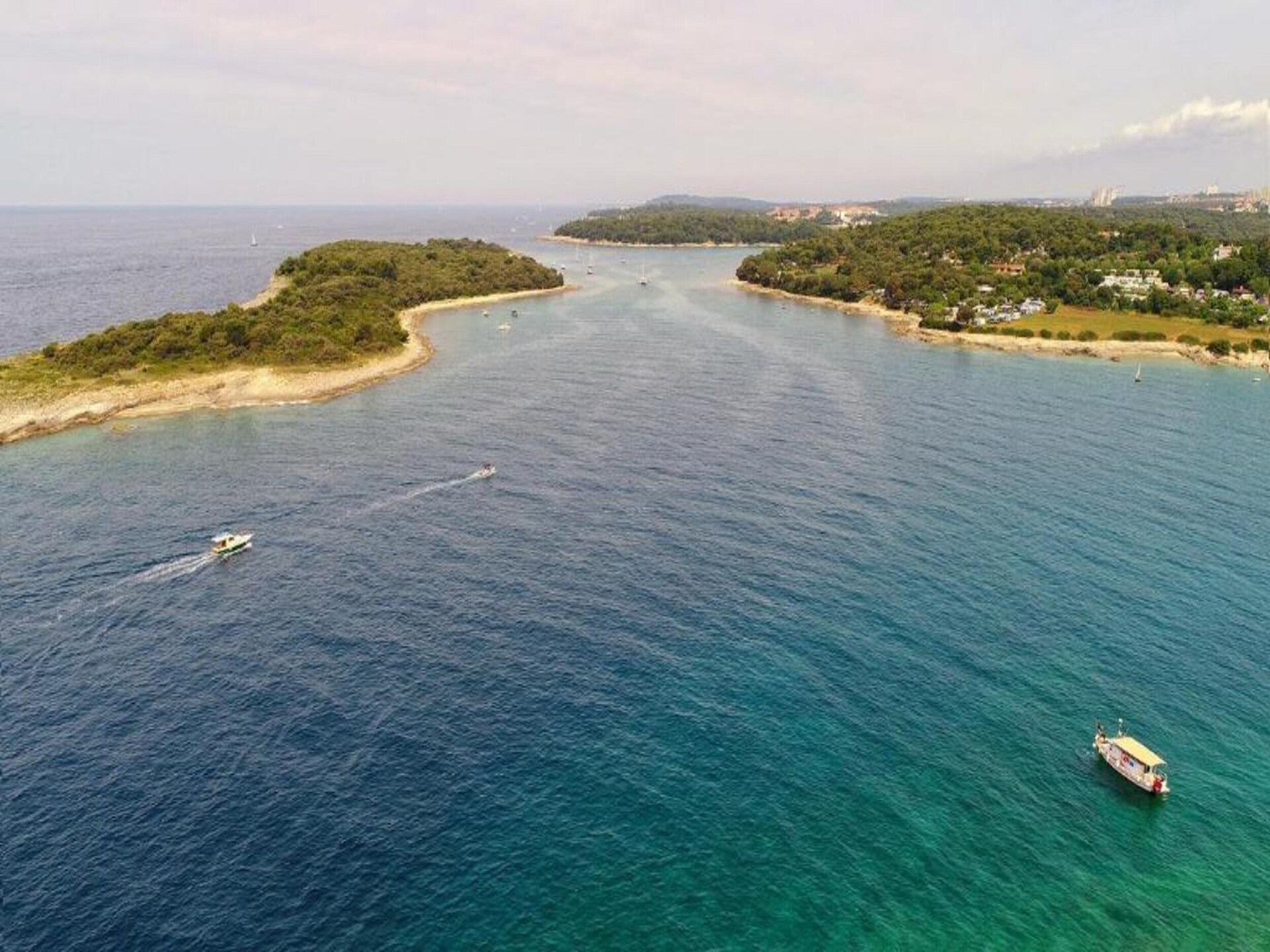 Serene villa met privézwembad op 2,2 km van strand Pjescana Uvala - foto 36