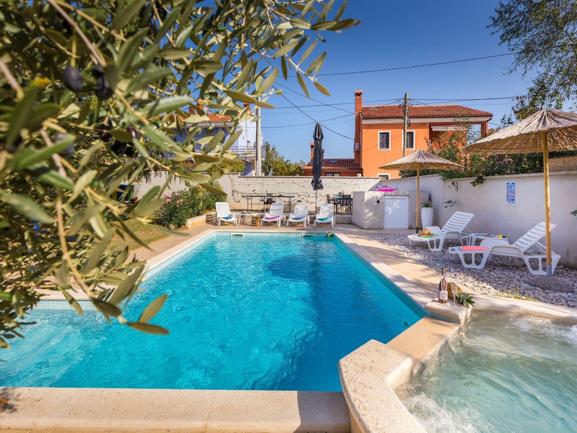 Appartement met privézwembad en jacuzzi nabij Pula - foto 10