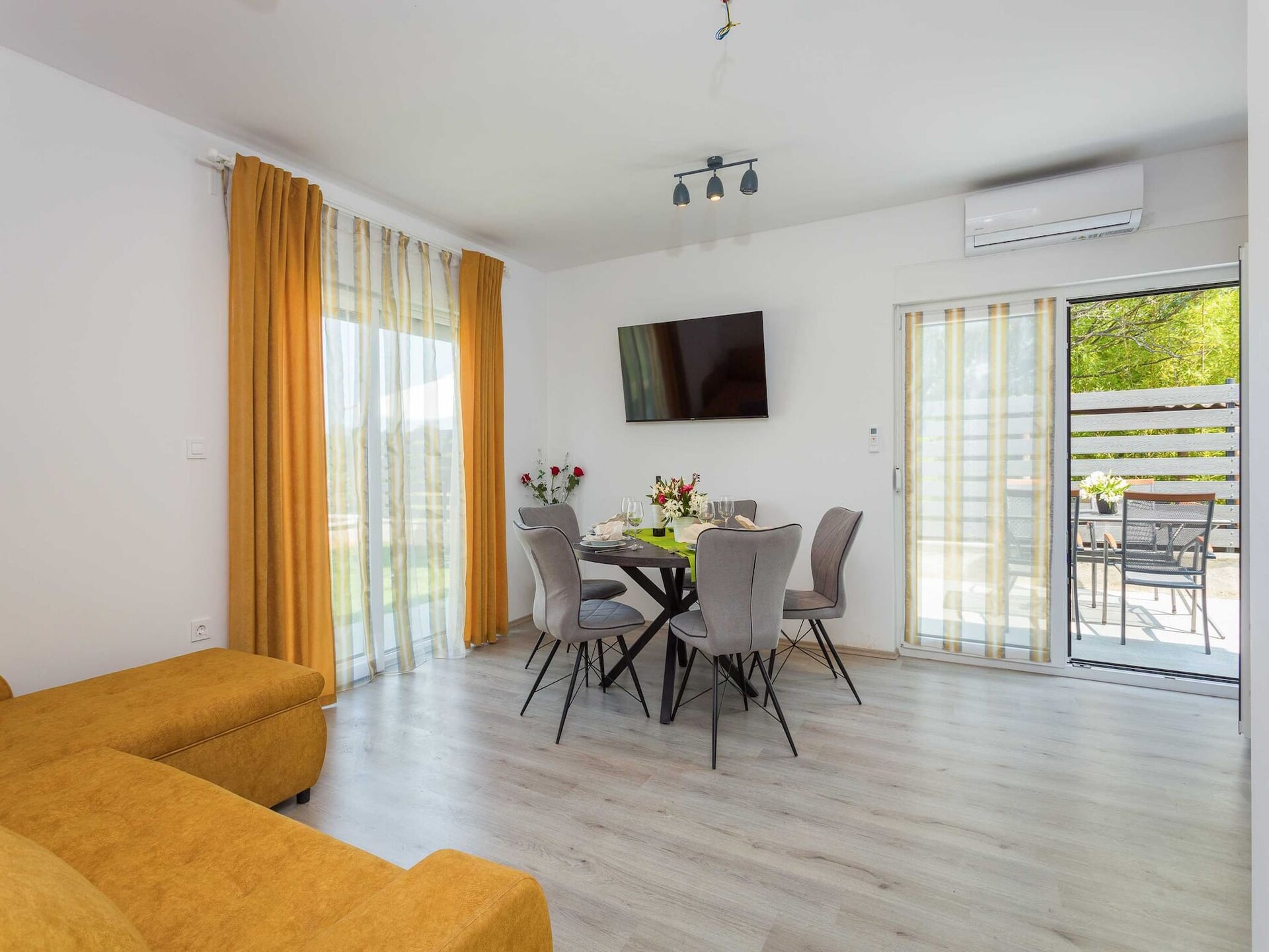 5-persoons vakantiehuis Eco - Beach House in Peroj aan het strand - foto 8