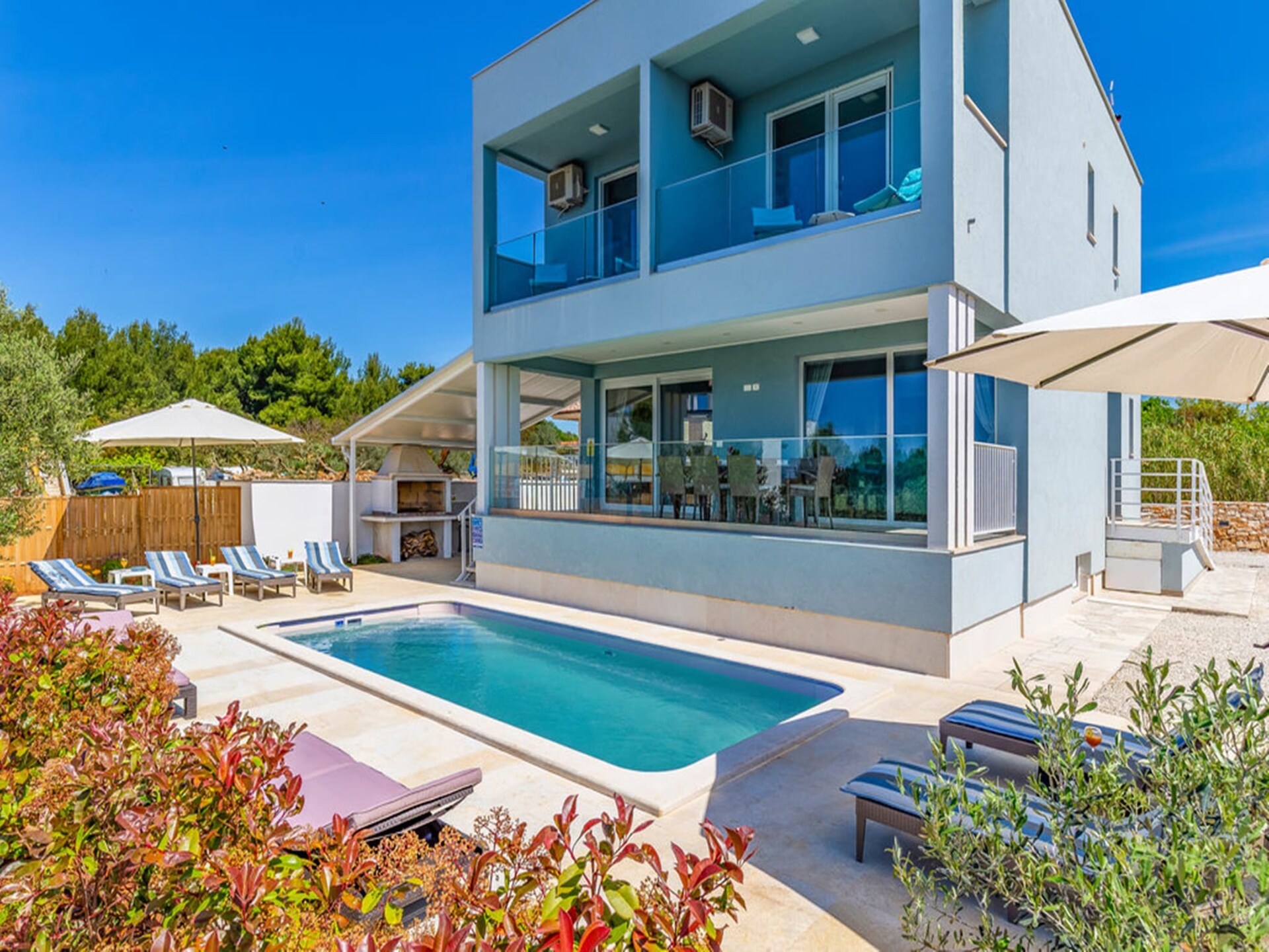 Villa op 700m van het strand in Fažana met privézwembad - foto 1