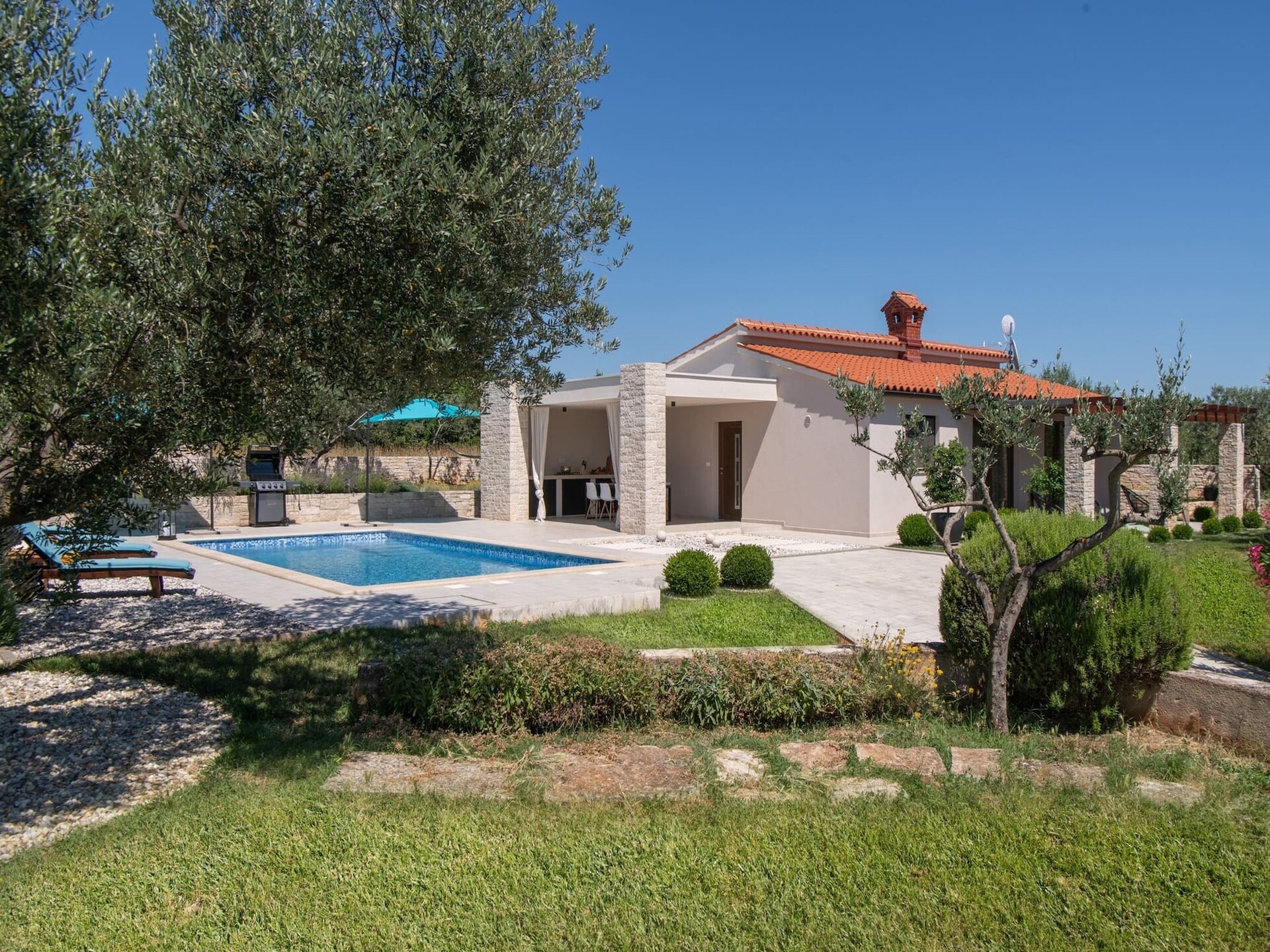 Villa Silentio – Jouw privé-oase met jacuzzi en zwembad in Istrië - foto 7