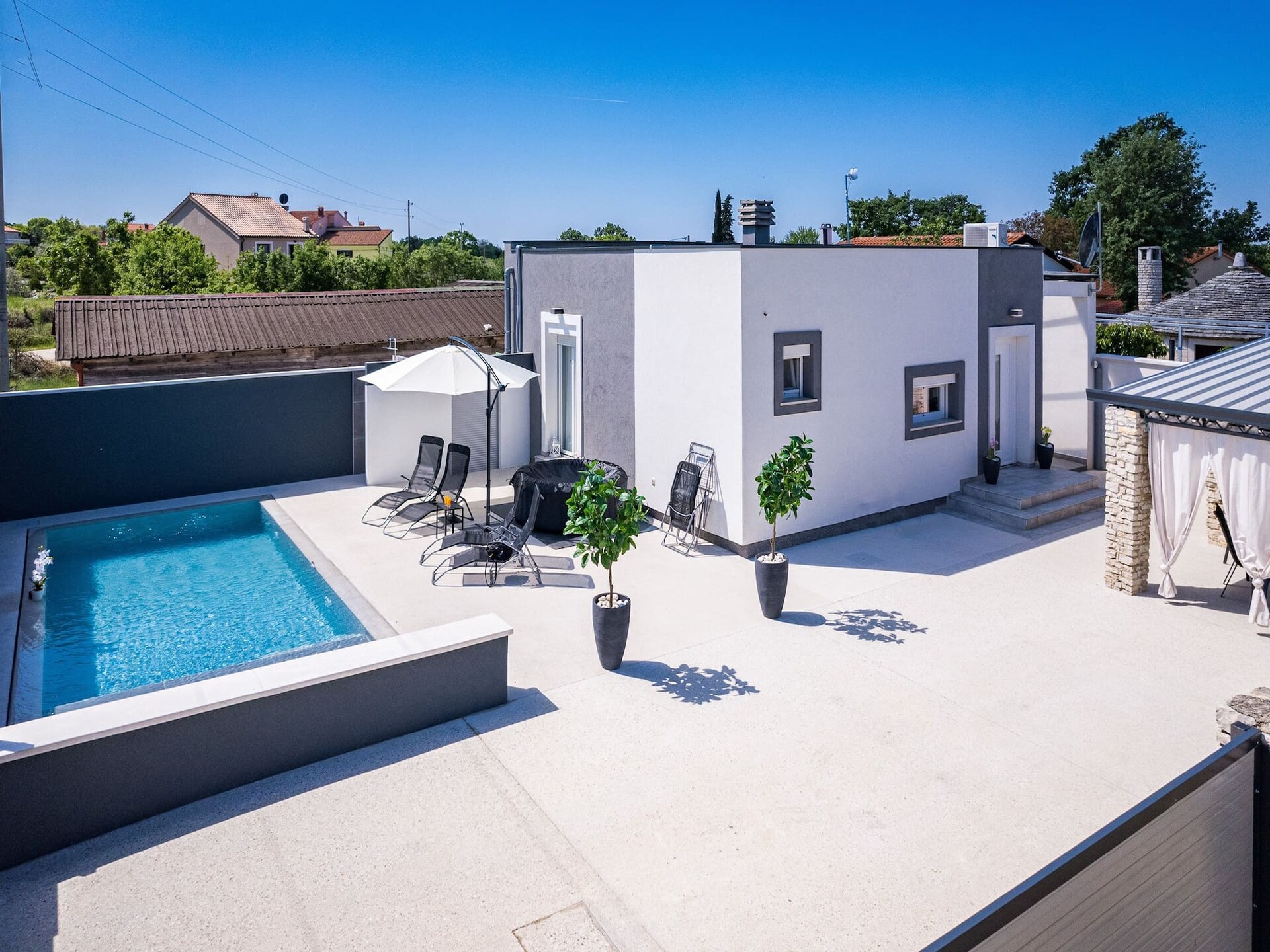 Villa Marsel in Gajana: privézwembad, jacuzzi en 6 persoons vakantiehuis - foto 13