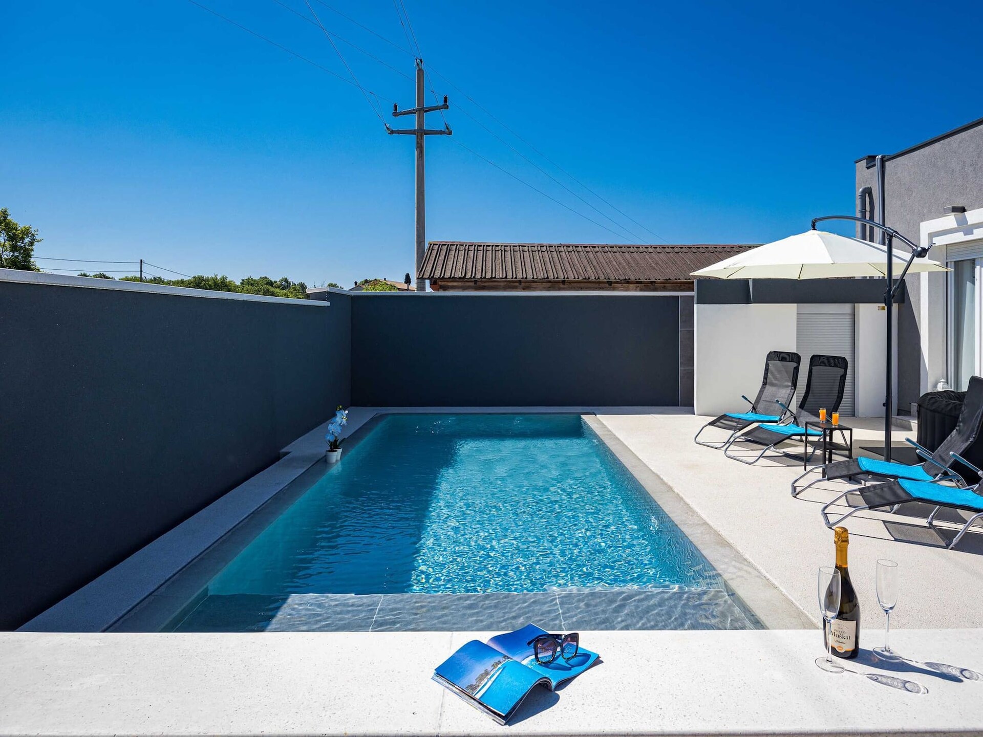 Villa Marsel in Gajana: privézwembad, jacuzzi en 6 persoons vakantiehuis - foto 15