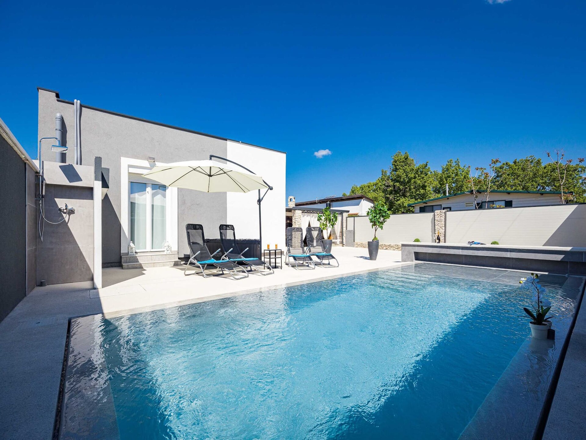 Villa Marsel in Gajana: privézwembad, jacuzzi en 6 persoons vakantiehuis - foto 23