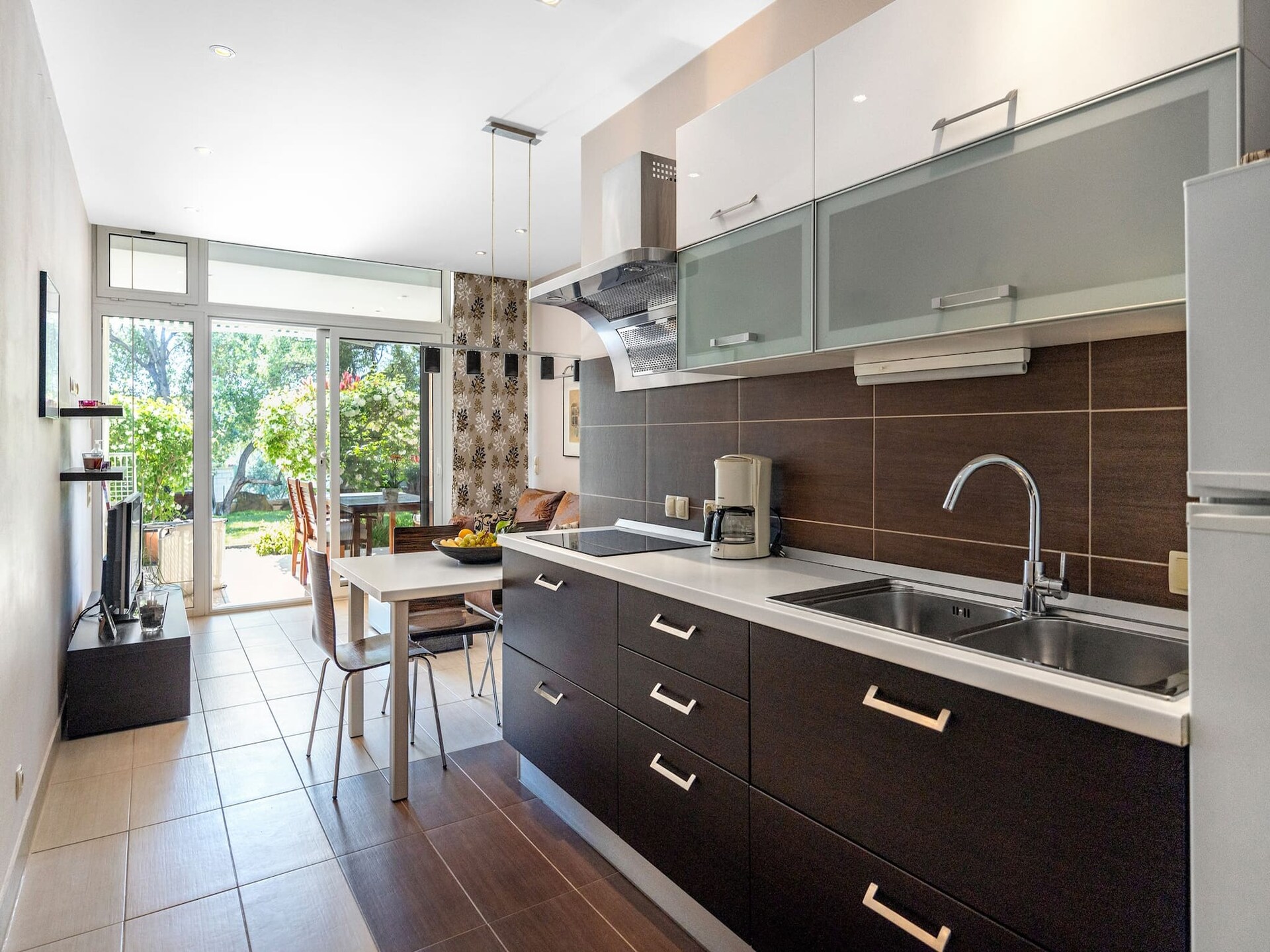 2-persoons appartement in Banjol aan het strand - foto 3