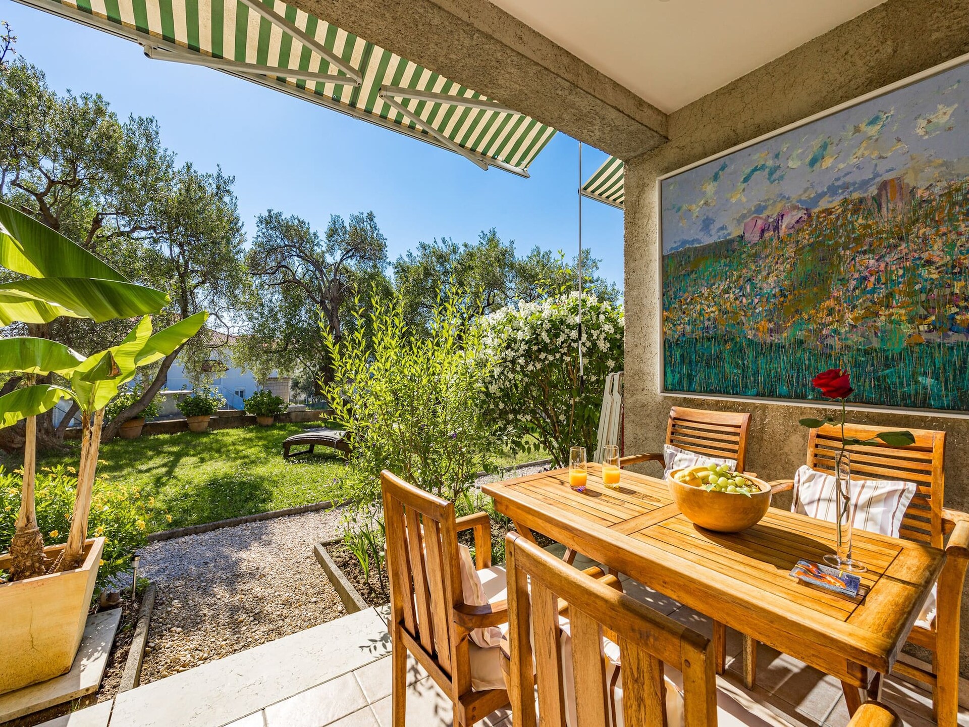 Romantische studio met gedeelde jacuzzi en weelderige tuin, 250m van zee - foto 24