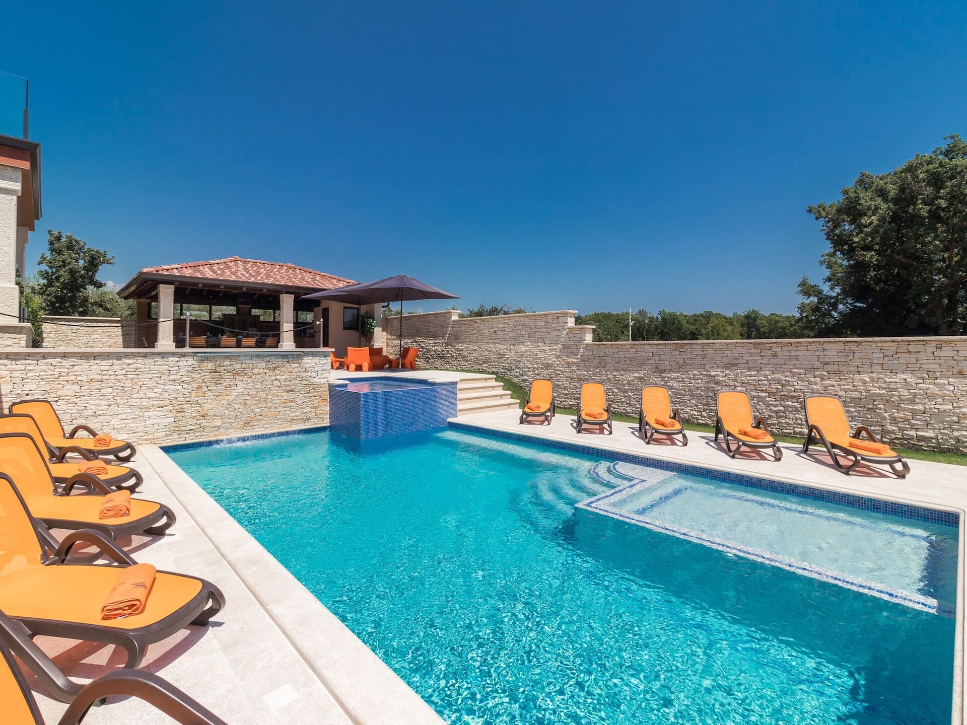 Luxe villa voor 18 personen met privézwembad, jacuzzi en sportfaciliteiten in Valtura - foto 37