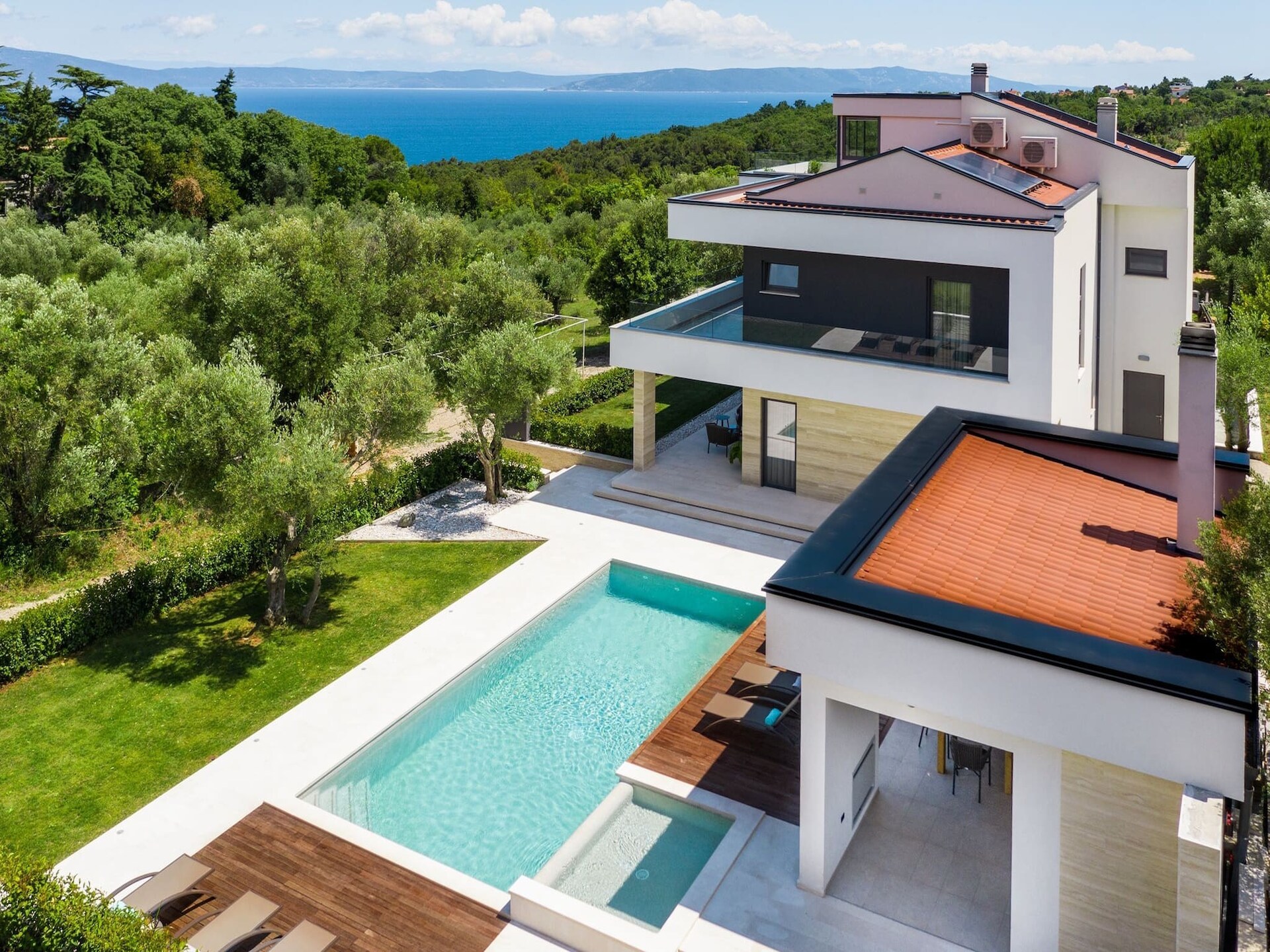 Villa Laurea: Modern Genieten met Privézwembad nabij Strand Drenje - foto 9