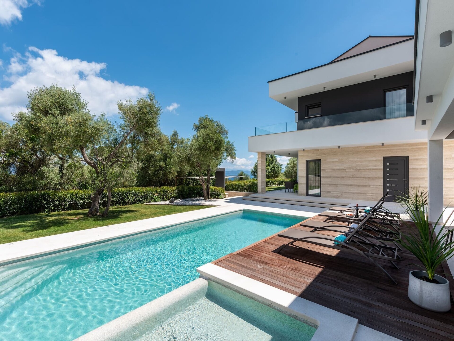 Villa Laurea: Modern Genieten met Privézwembad nabij Strand Drenje - foto 10