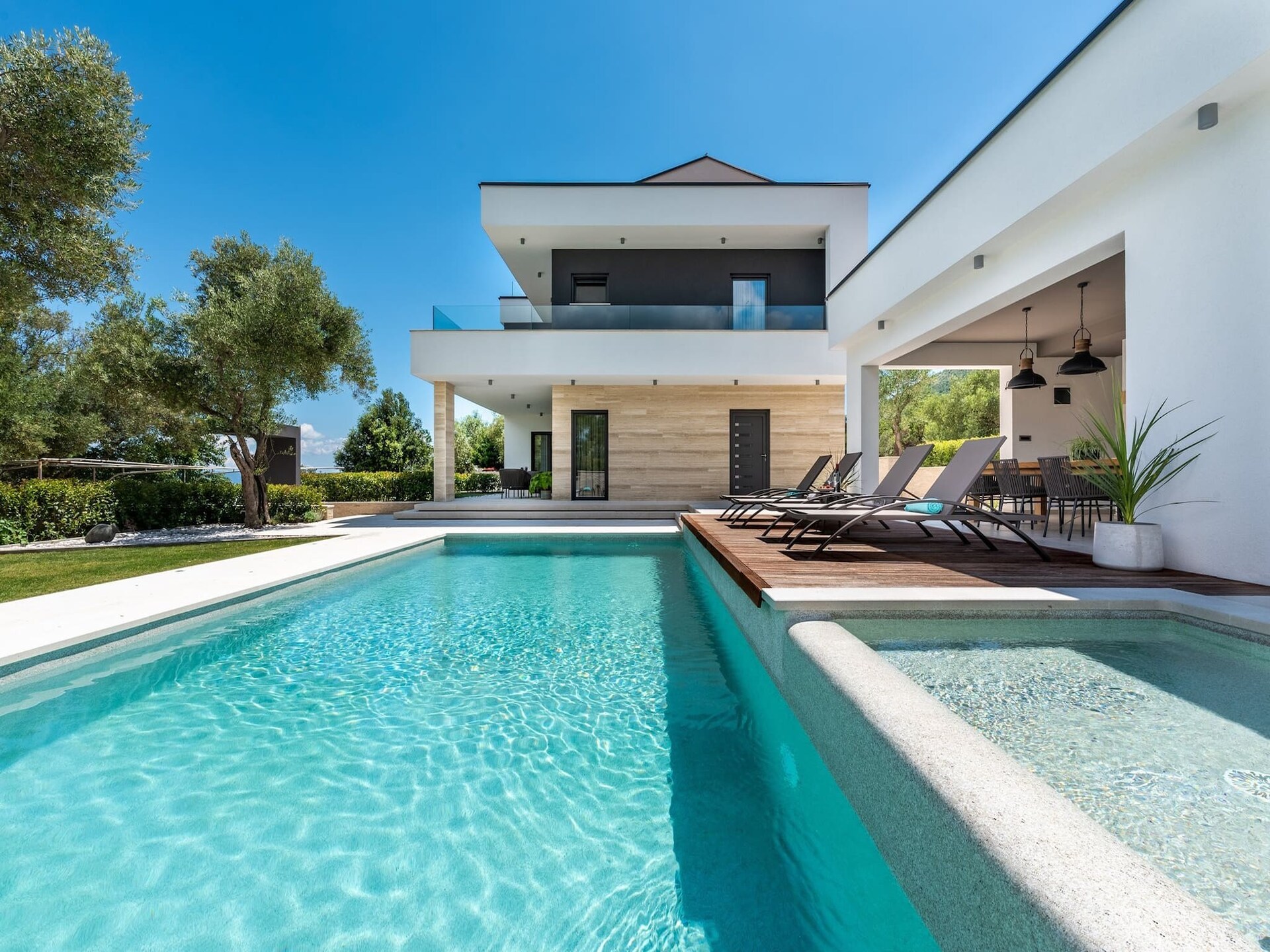 Villa Laurea: Modern Genieten met Privézwembad nabij Strand Drenje - foto 11
