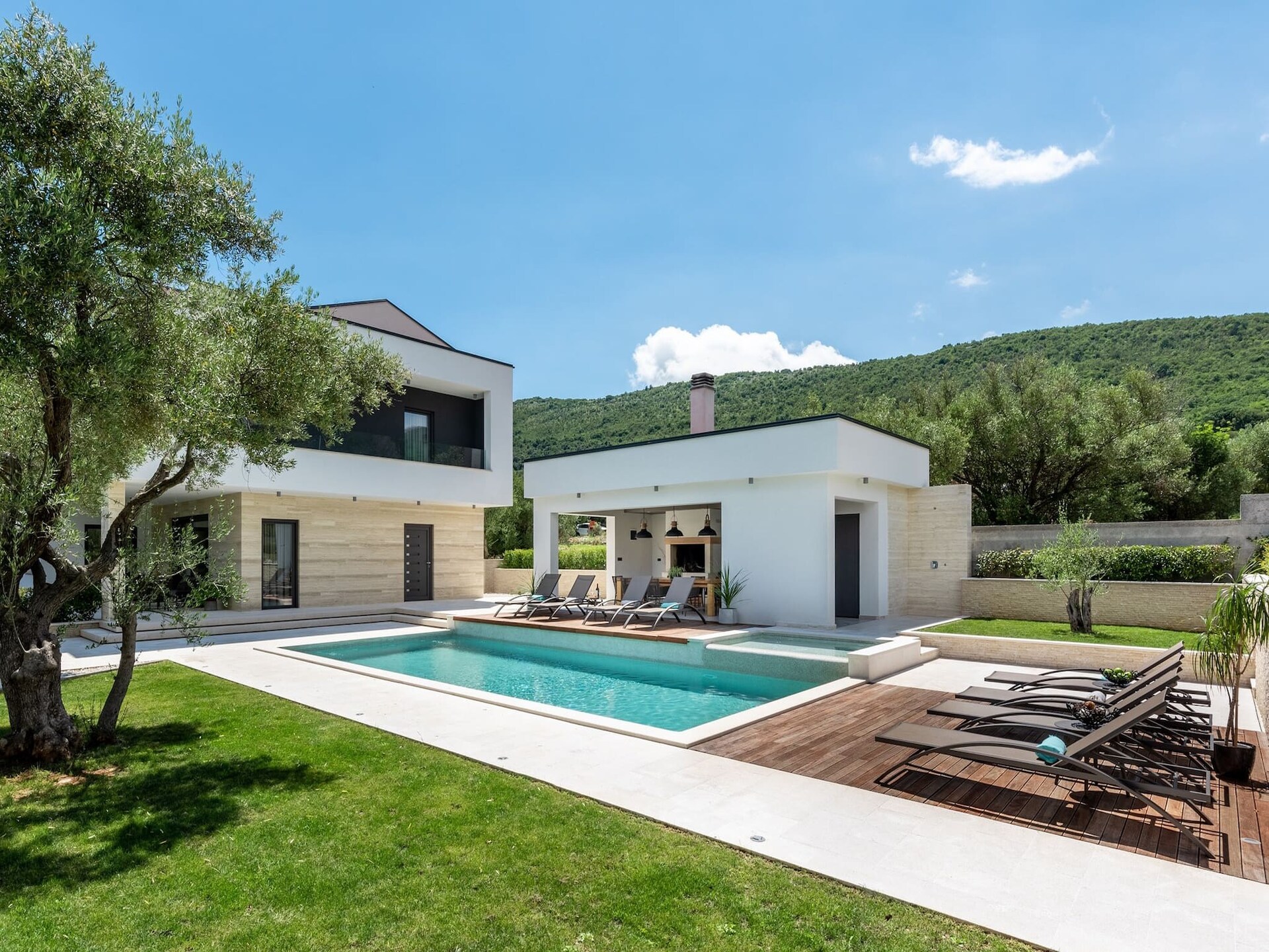 Villa Laurea: Modern Genieten met Privézwembad nabij Strand Drenje - foto 7