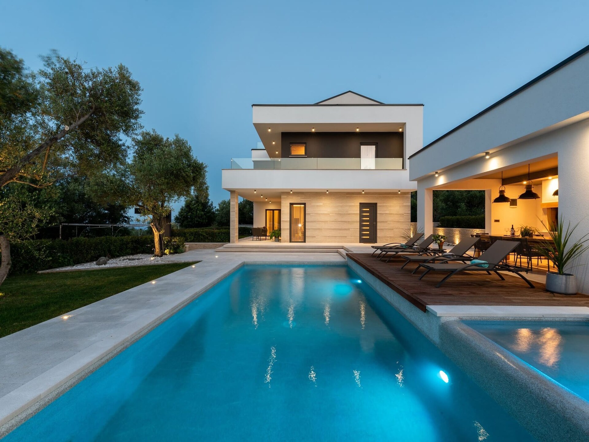 Villa Laurea: Modern Genieten met Privézwembad nabij Strand Drenje - foto 13