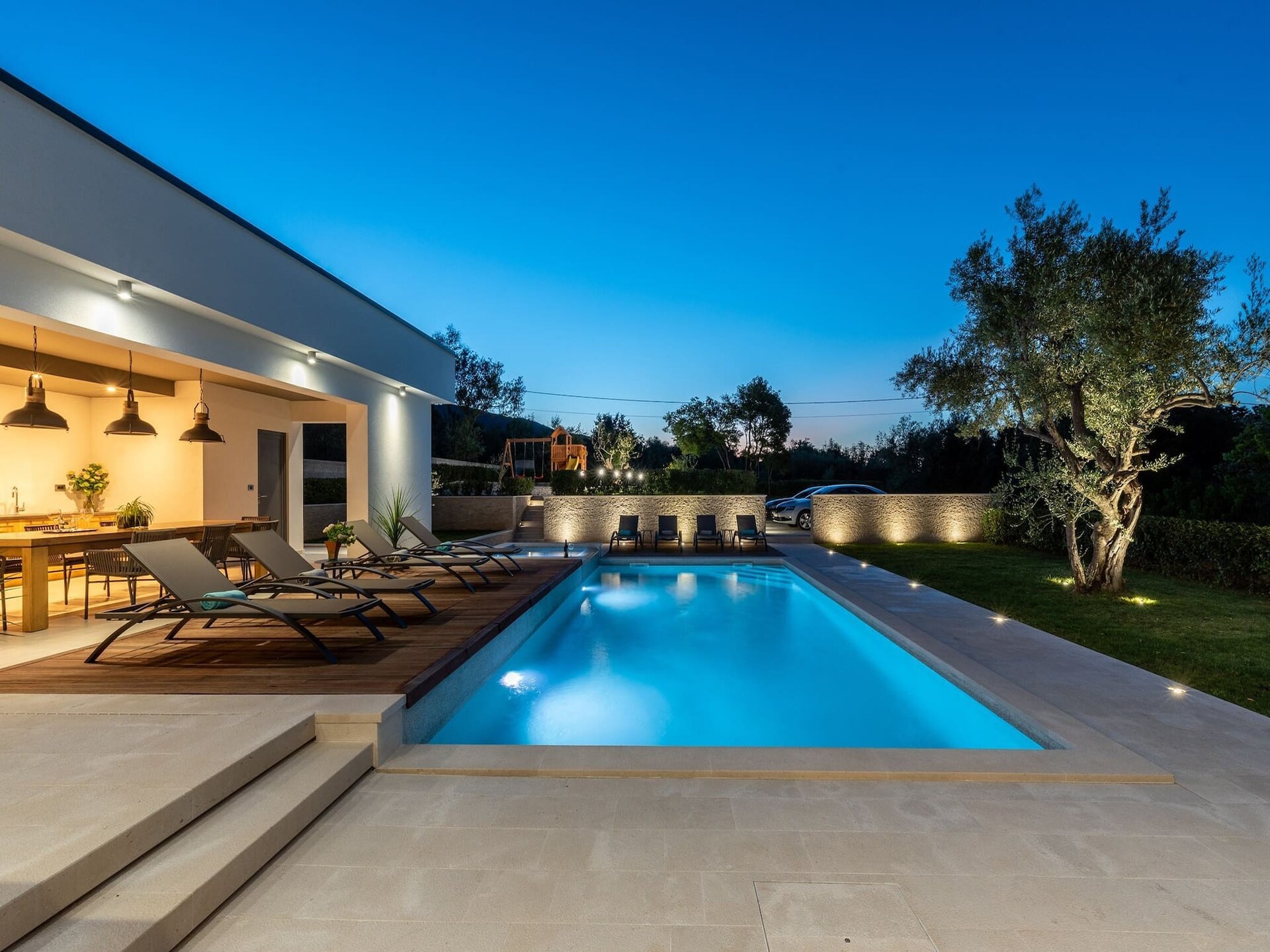 Villa Laurea: Modern Genieten met Privézwembad nabij Strand Drenje - foto 14