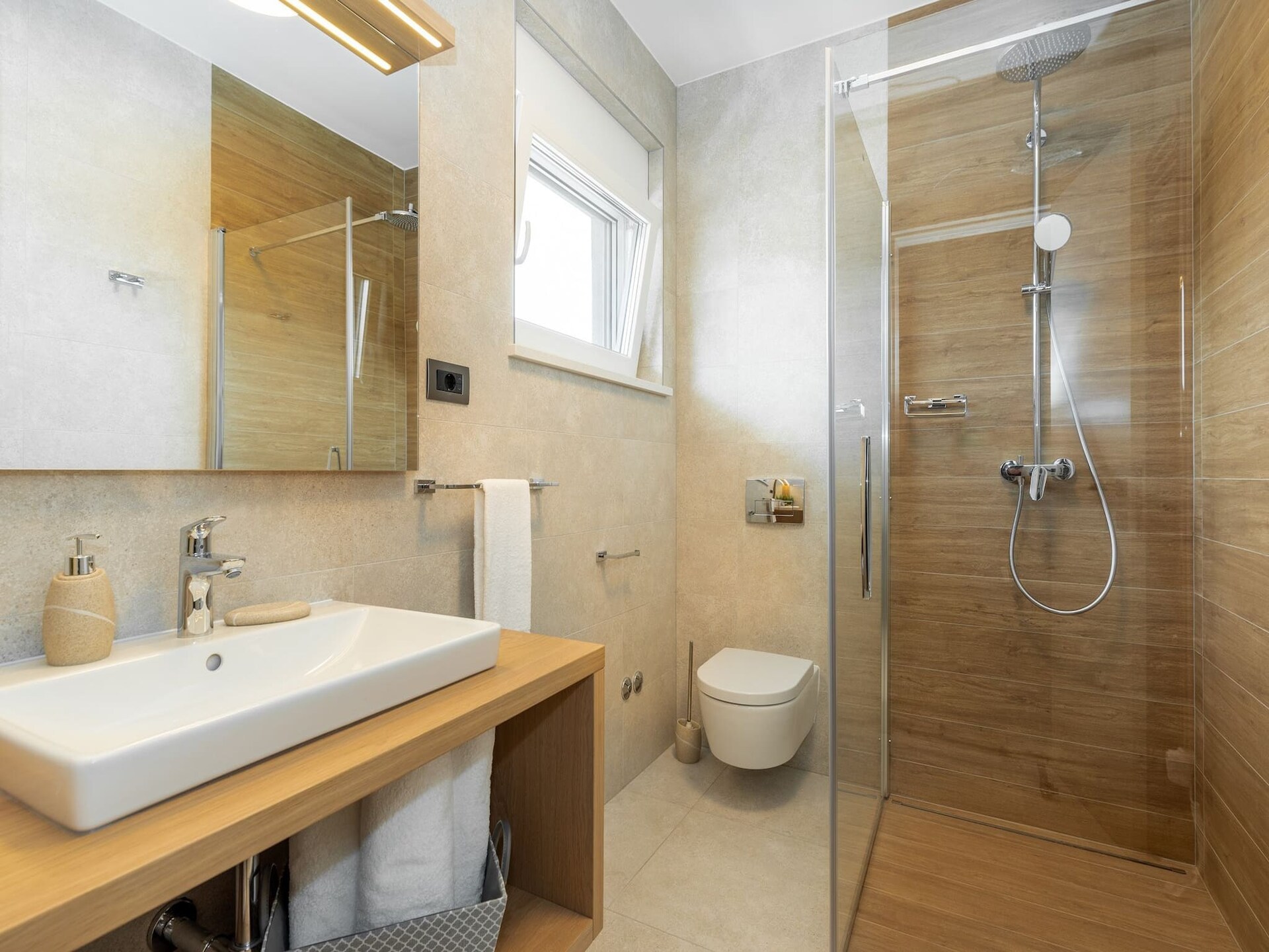 Villa Laurea: Modern Genieten met Privézwembad nabij Strand Drenje - foto 31