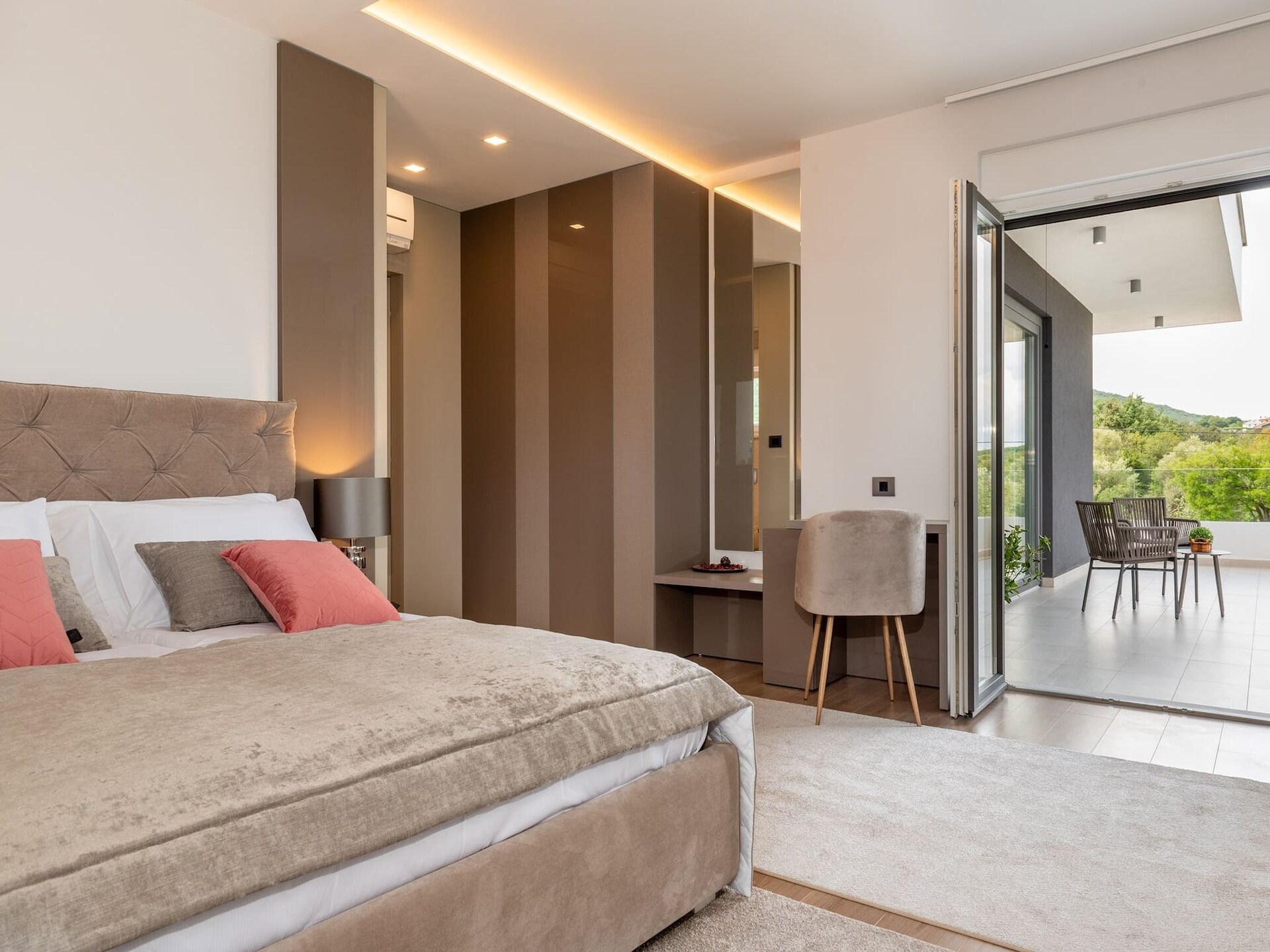 Villa Laurea: Modern Genieten met Privézwembad nabij Strand Drenje - foto 27
