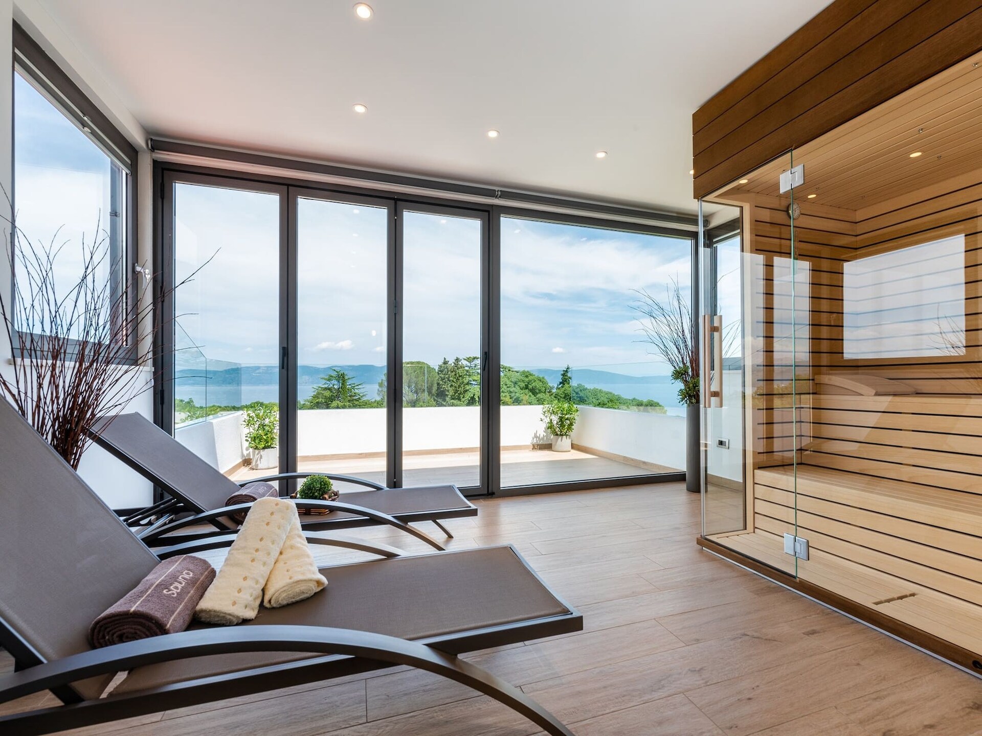 Villa Laurea: Modern Genieten met Privézwembad nabij Strand Drenje - foto 36