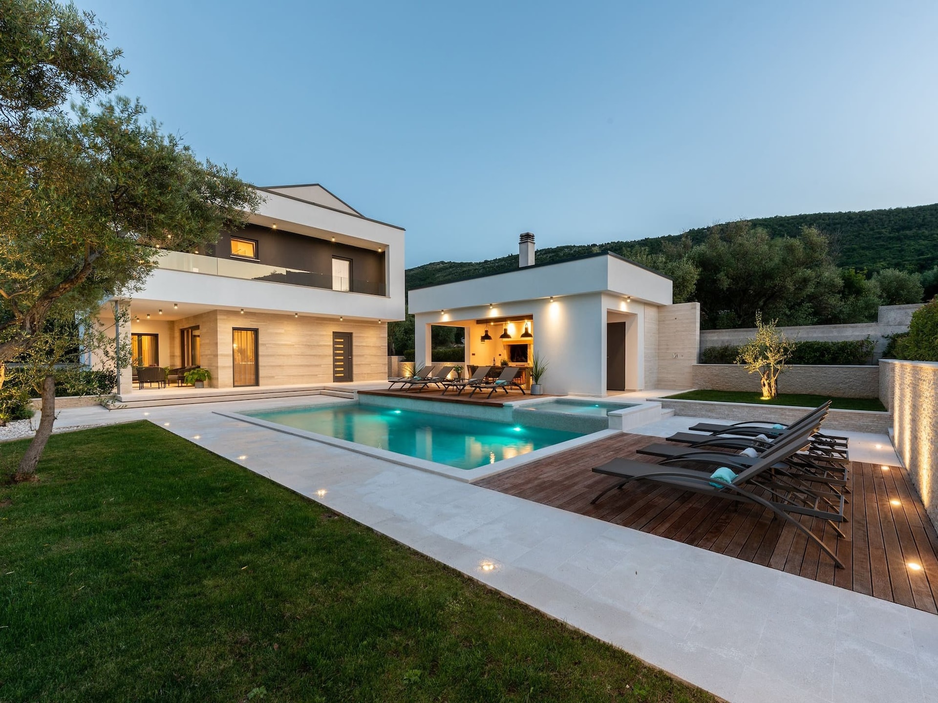 Villa Laurea: Modern Genieten met Privézwembad nabij Strand Drenje - foto 38