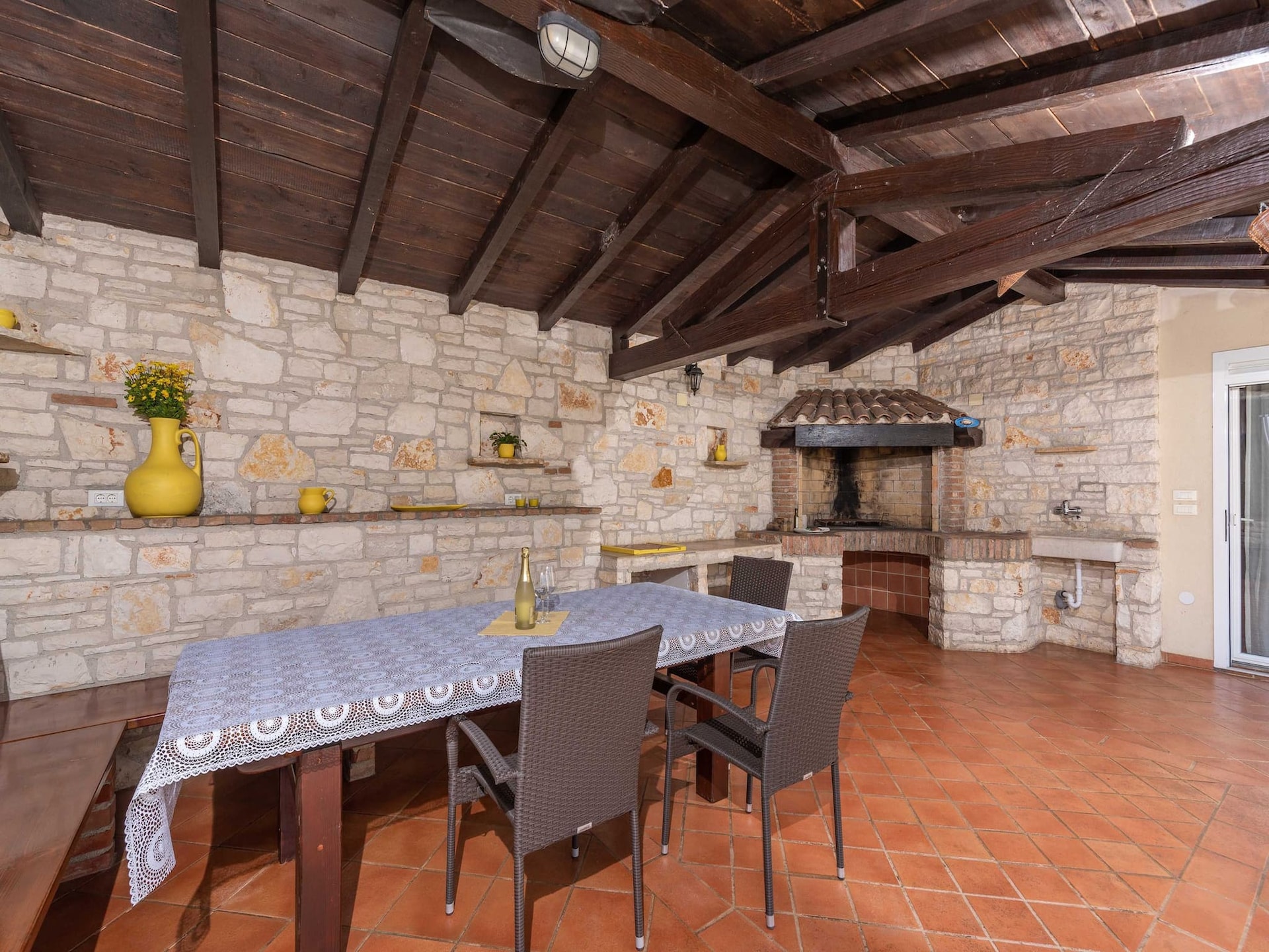 Centraal gelegen villa in Premantura met privézwembad voor 8 personen - foto 3
