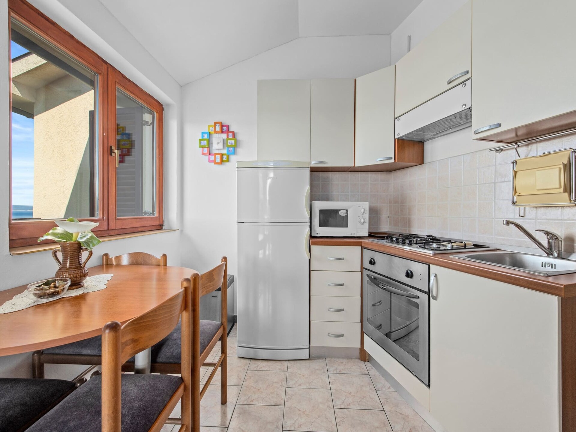 Appartement met zeezicht en balkon, 300m van strand in Supetarska Draga - foto 3