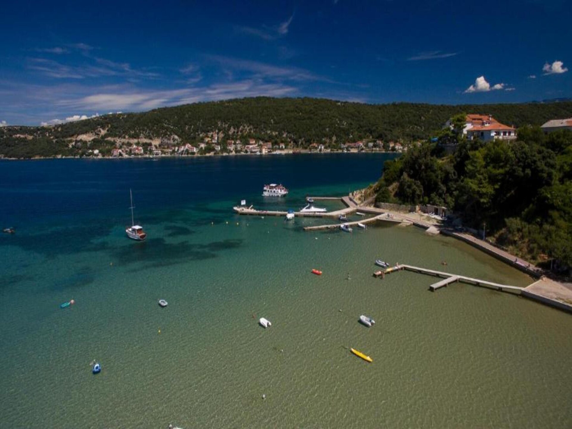 Appartement met zeezicht en balkon, 300m van strand in Supetarska Draga - foto 24
